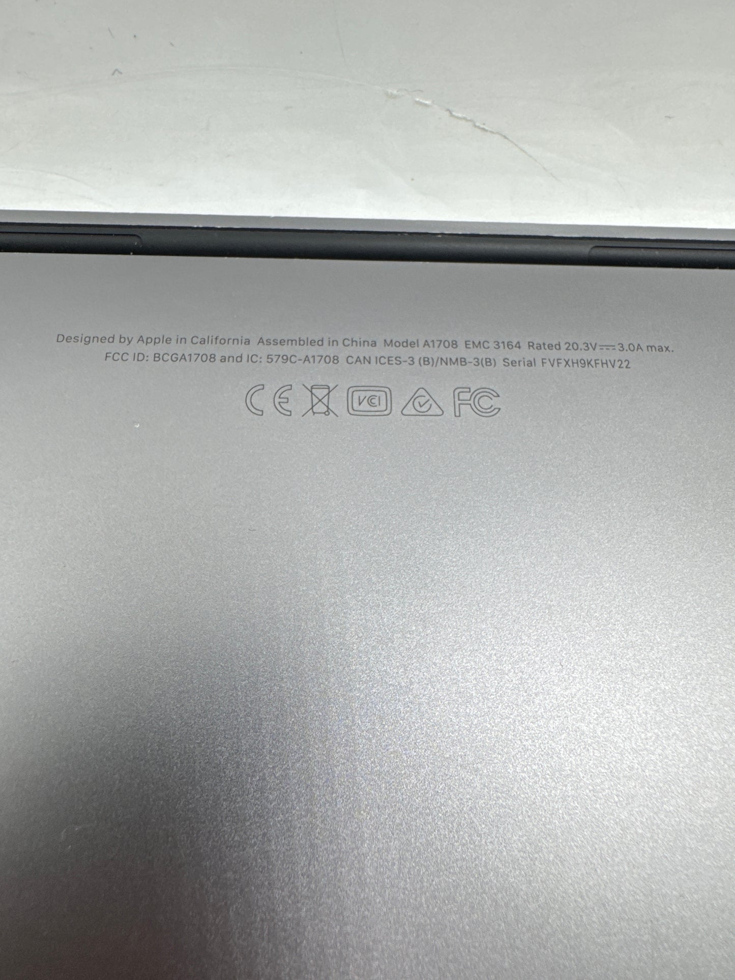 2017 Apple MacBook Pro 13.3" A1708 Core i5 2.3GHz 8GB 128GB SSD - Read!