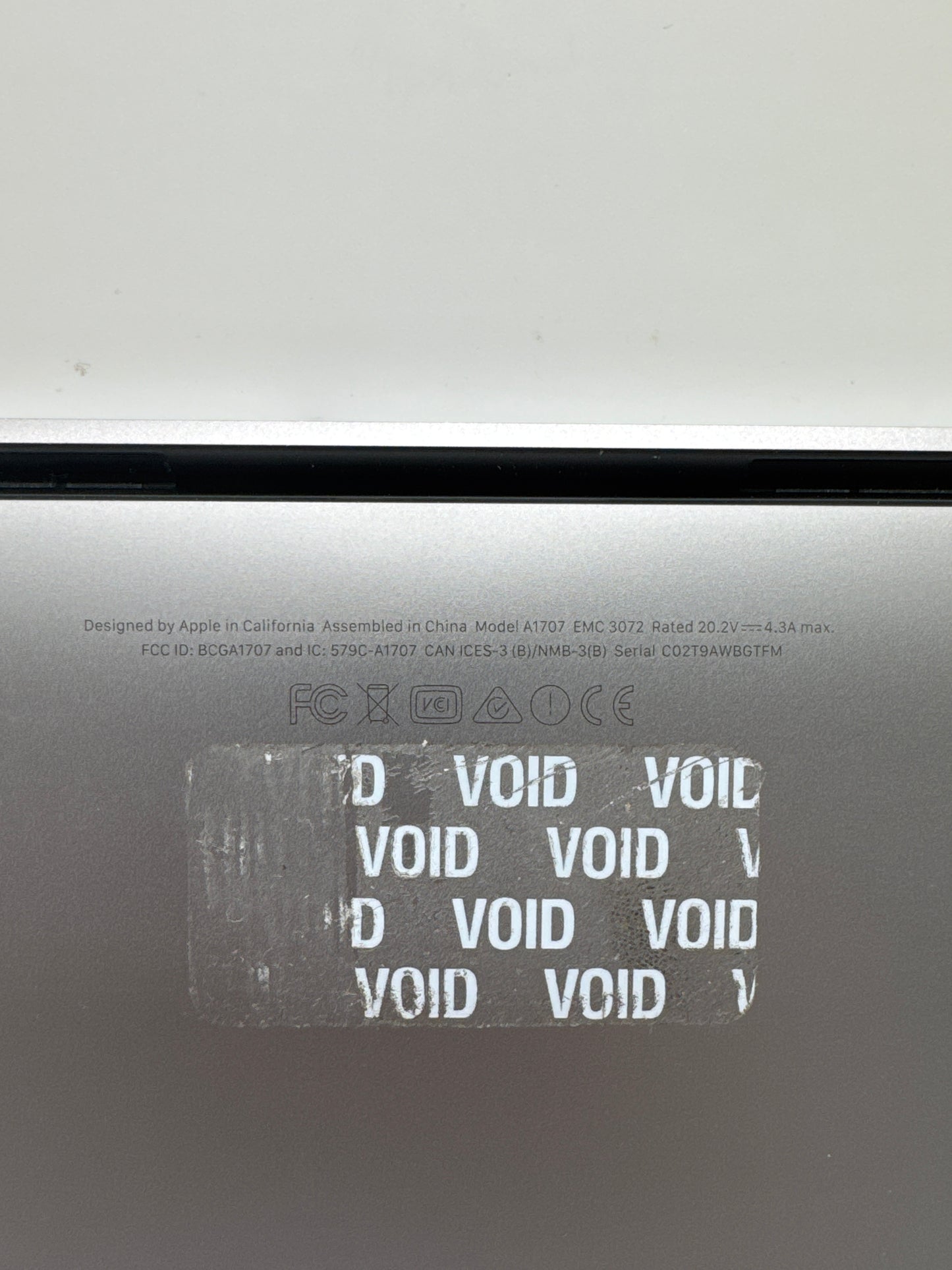 2016 Apple MacBook Pro 15" A1707 Intel Core i7 2.6GHz 256GB SSD 16GB RAM - Read!