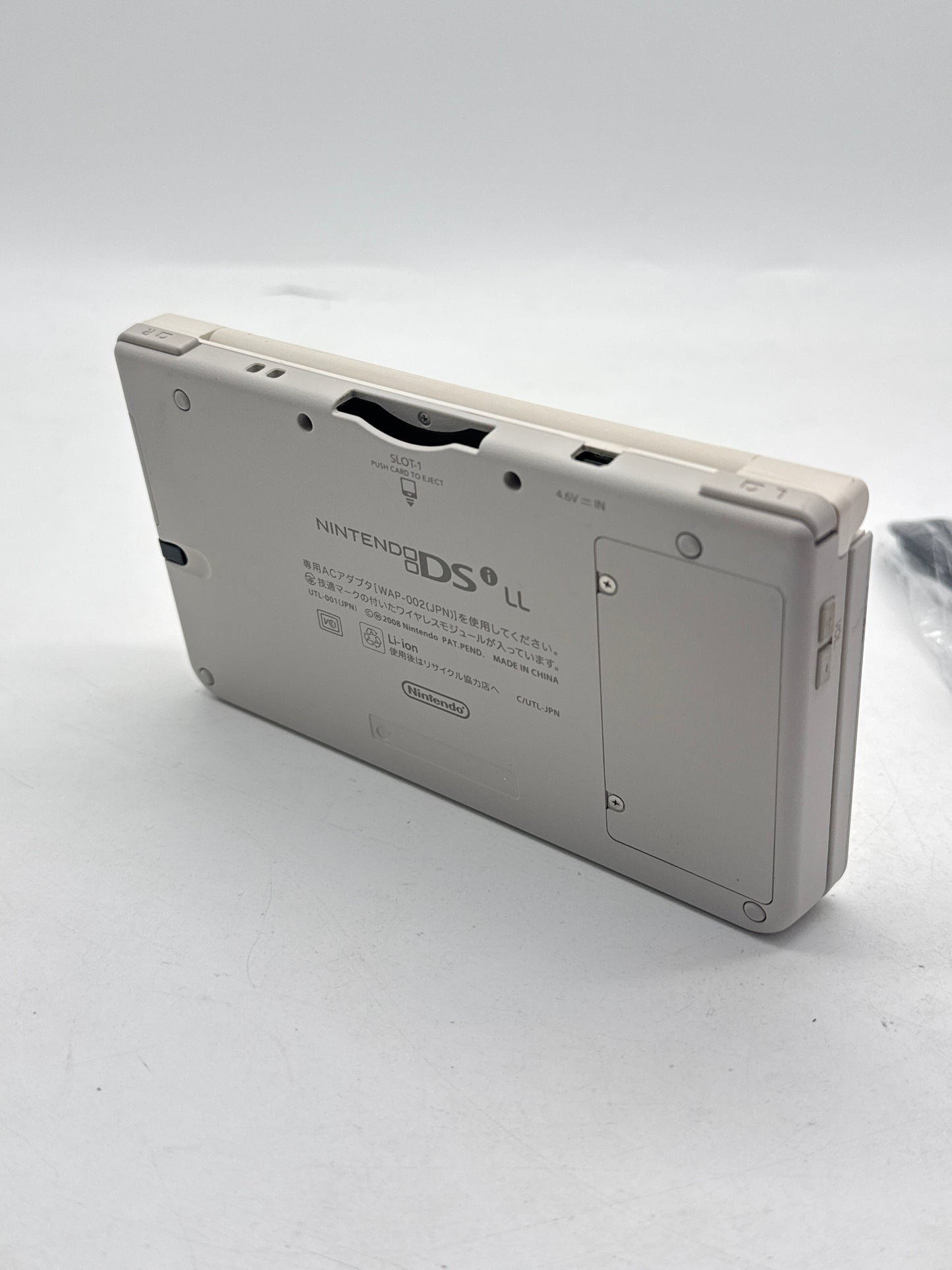 Nintendo DSi LL UTL-001(JPN) White Console #413 w/ Stylus & Charger READ AS IS