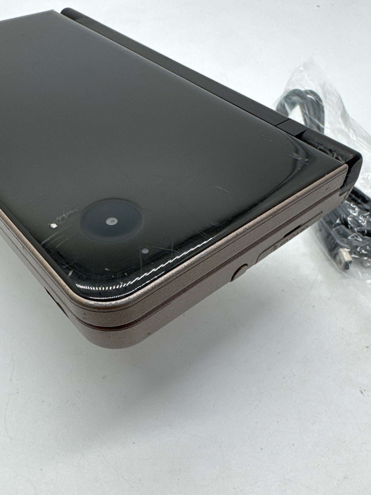 Nintendo DSi LL UTL-001 Brown Console #411 w/ Stylus & Charger Heavy Yellow Tint AS IS