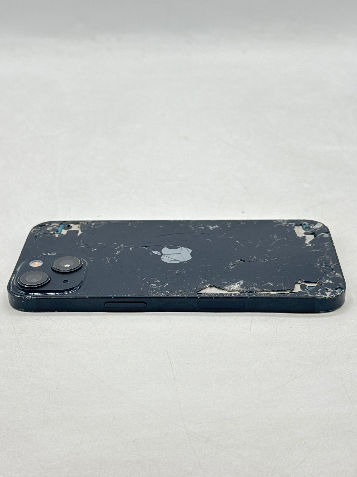 AT&T Apple iPhone 13 A2482 256GB Midnight - Cracked Read!