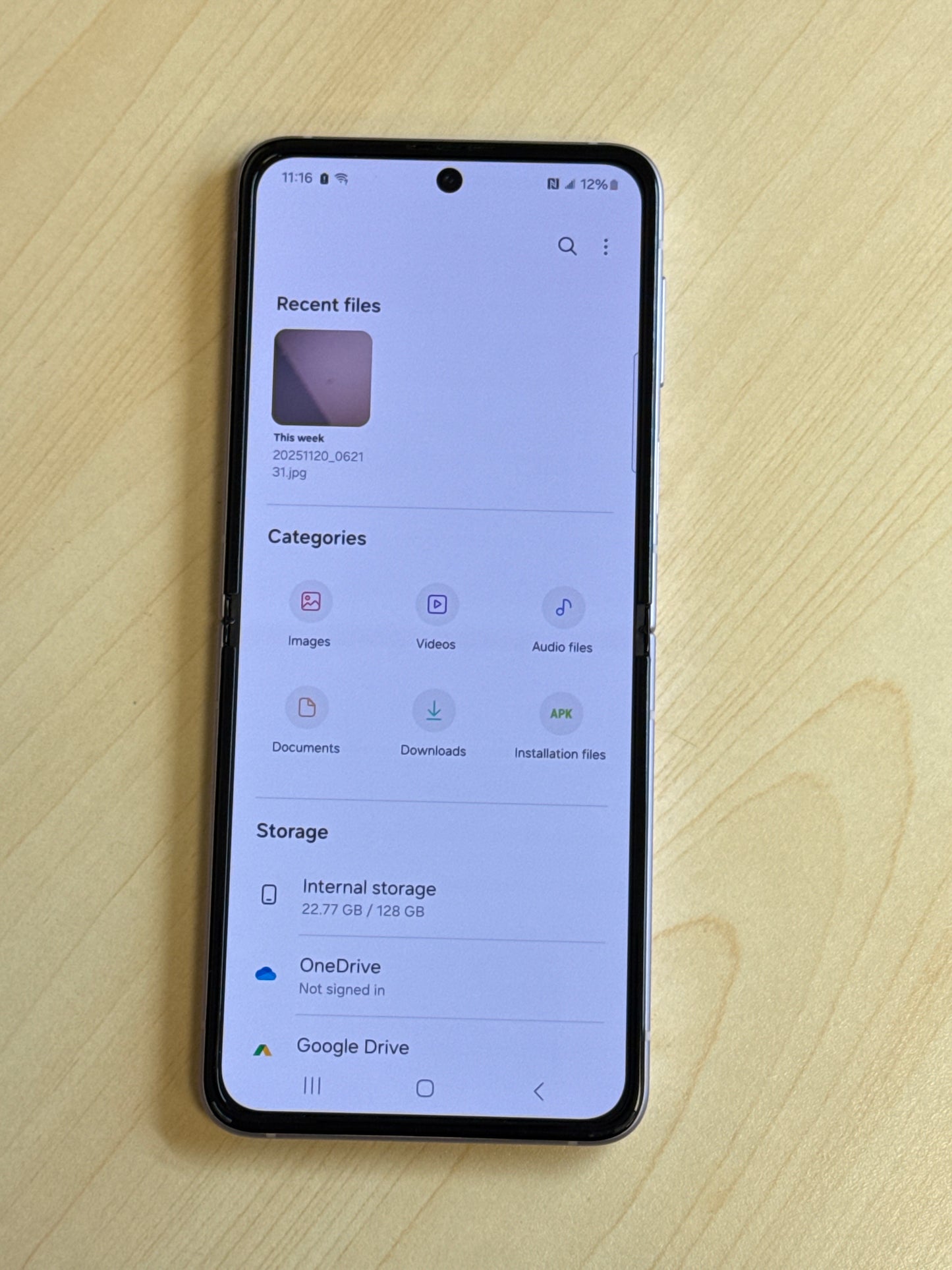 Unlocked Samsung Galaxy Z Flip3 6.7" SM-F711U 5G 128GB 8GB RAM Lavender