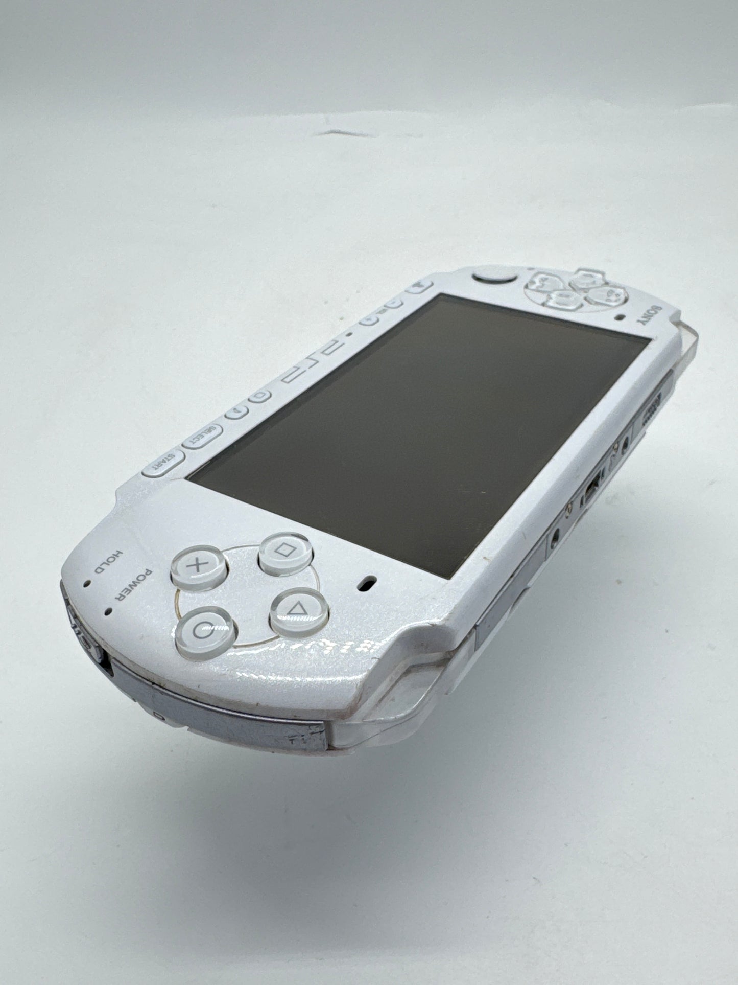 Sony PSP-3004 White Console #240 No Battery or Lid No Charger BAD DISPLAY AS IS