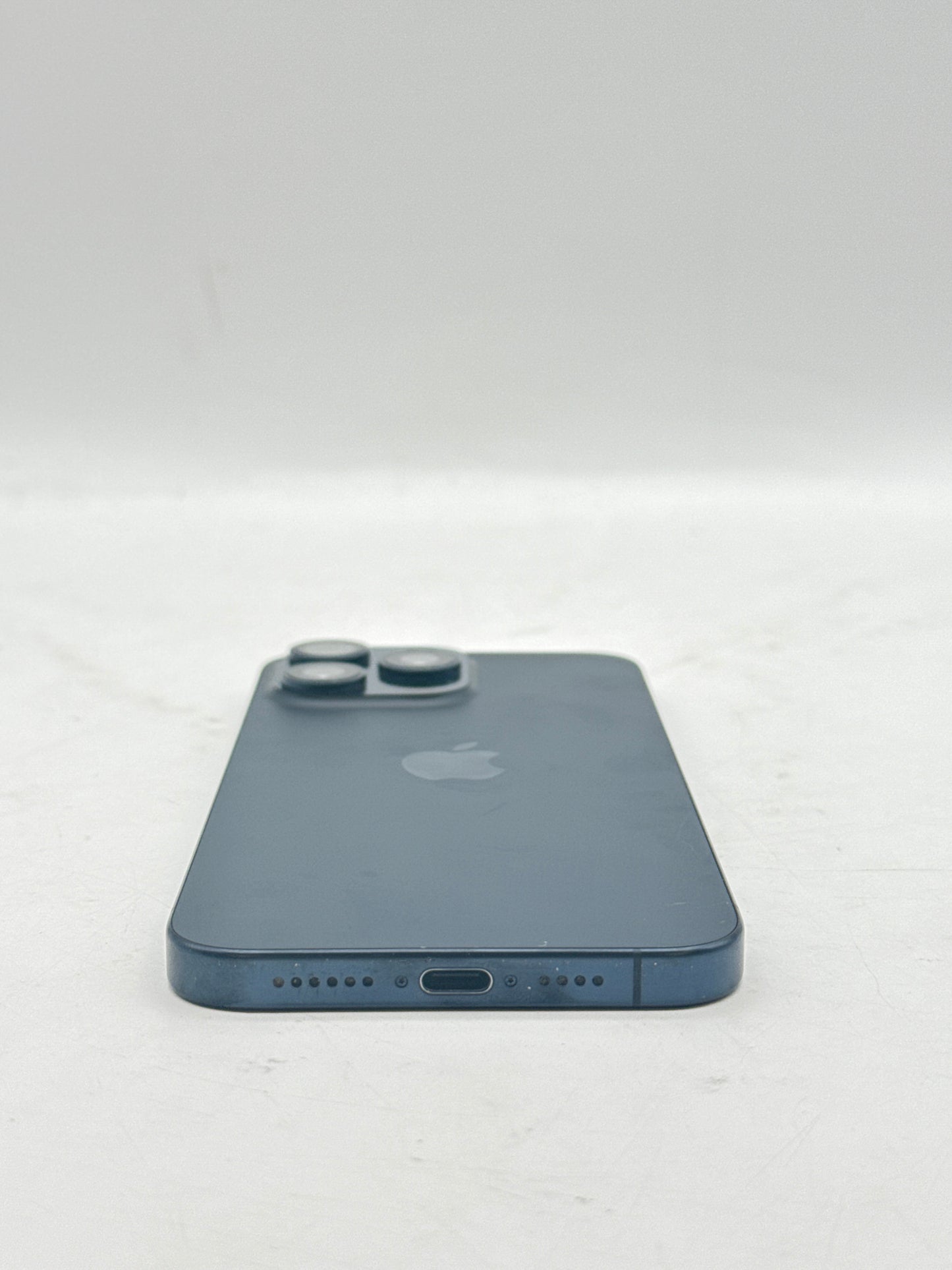 Unlocked Apple iPhone 15 Pro Max (A2849) 256GB - Blue Titanium - 86% BH