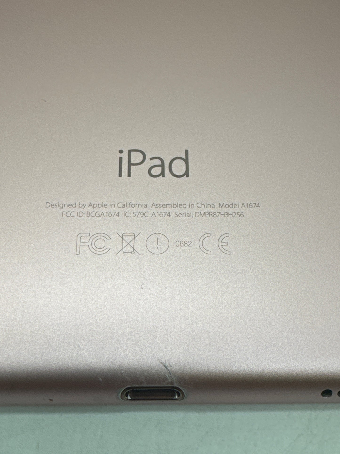 Unlocked Apple iPad Pro 9.7" A1674 32GB Wi-Fi + Cellular Rose Gold - Read!