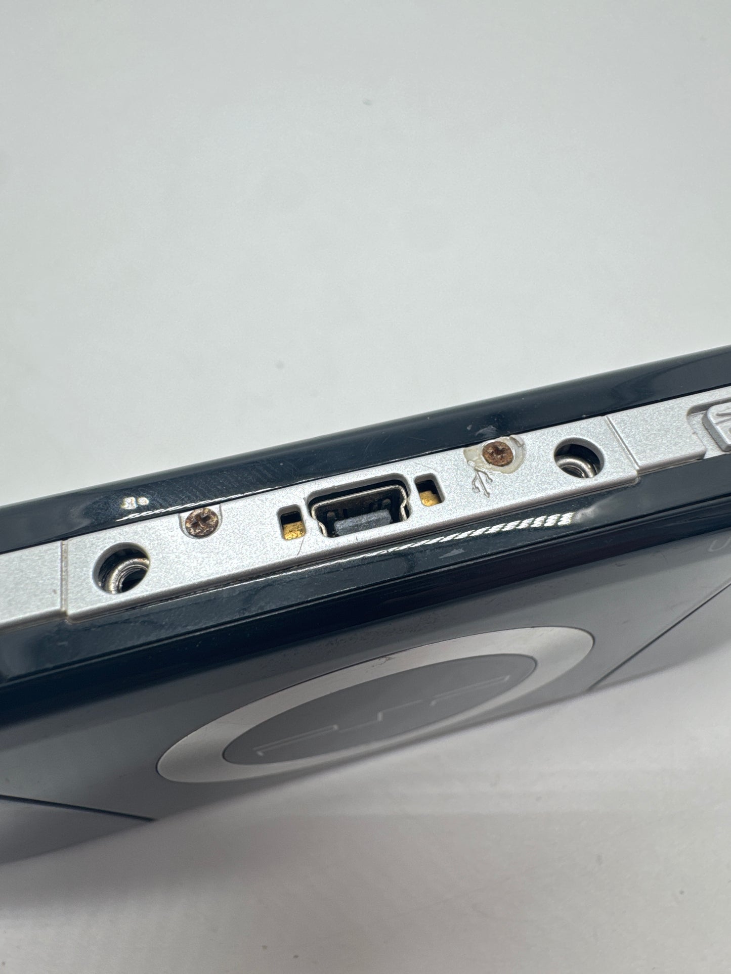 PlayStation Portable PSP-2000 Piano Black Console #670 w/ OEM 1200mAh Battery