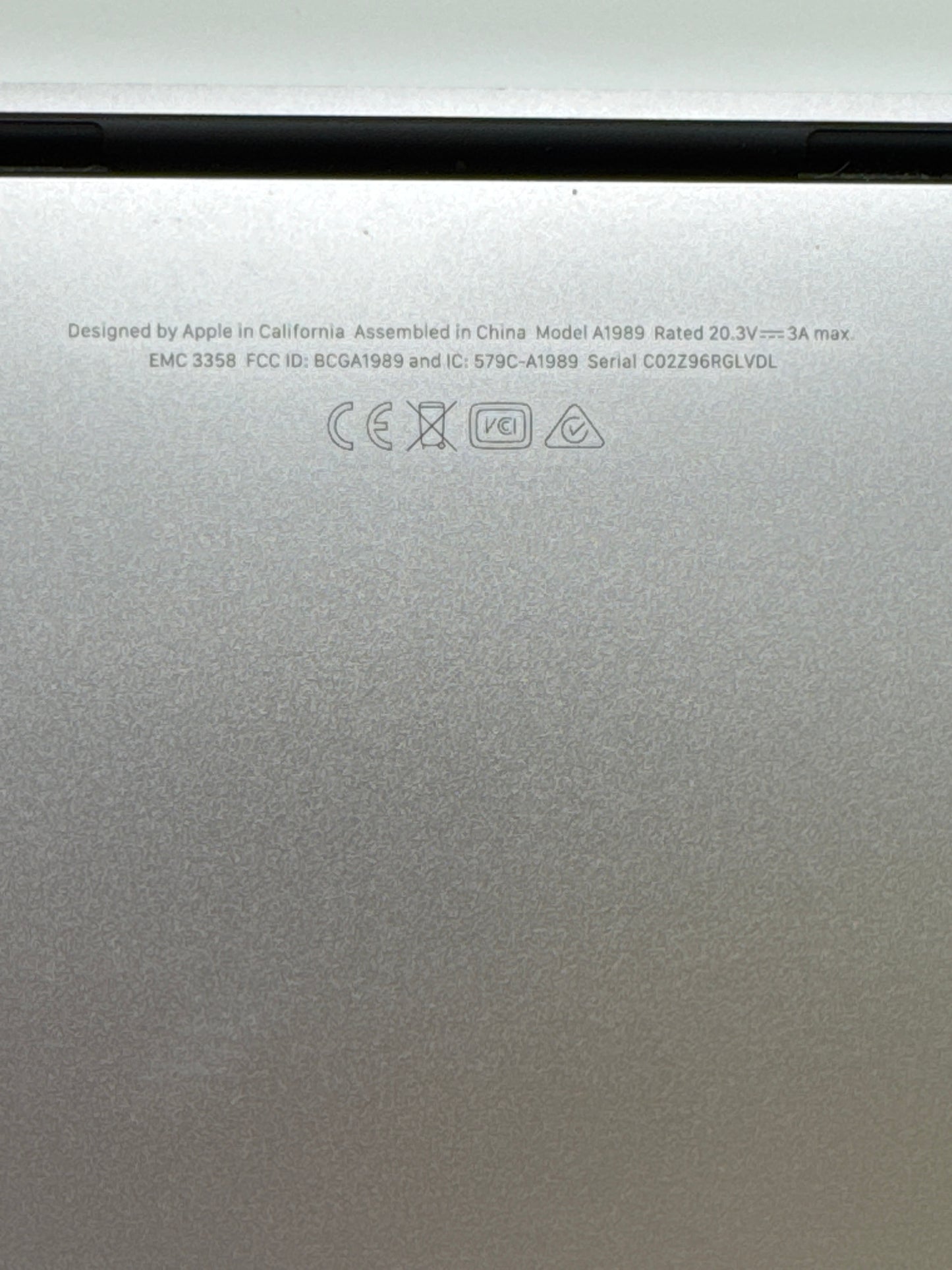 2018 Apple MacBook Pro 13" A1989 Core i5 2.3GHz 256GB SSD 8GB RAM -  No OS