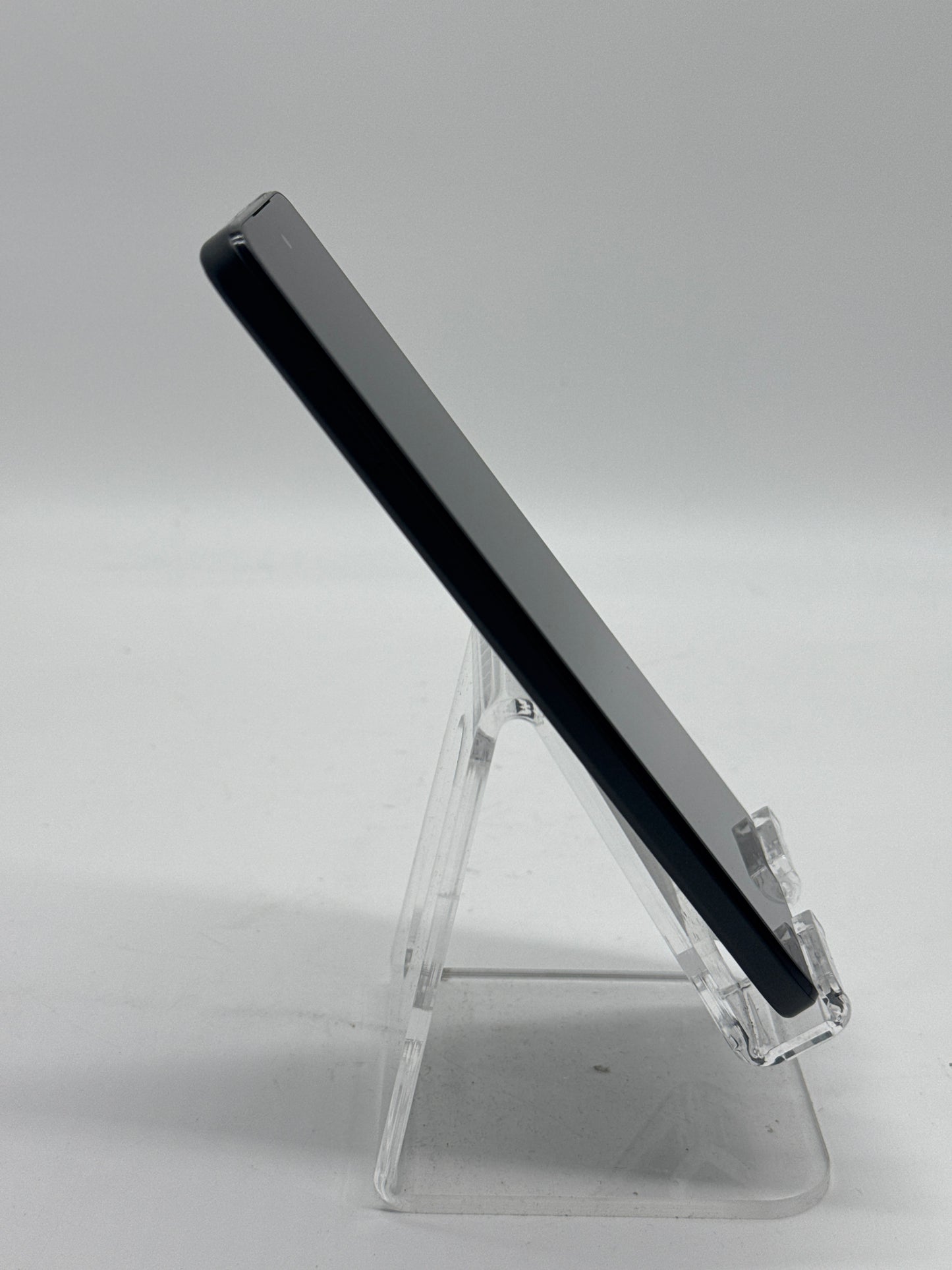 Metro Motorola Moto G 2025 6.7" XT2513-1 128GB 4GB RAM Forest Gray