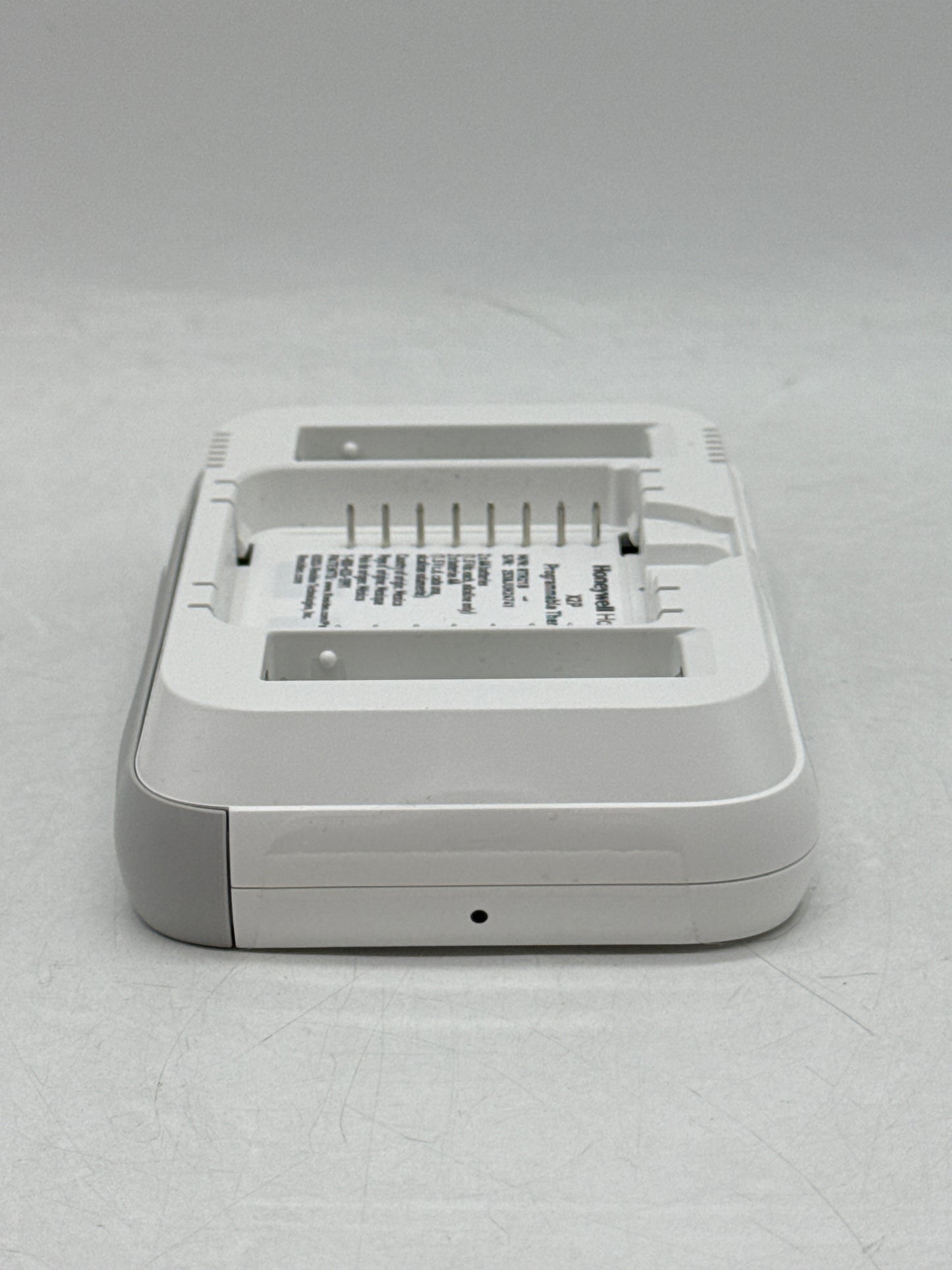 Lot of 4 Honeywell Home RTH21B X2P 1-Stage Programmable Thermostat