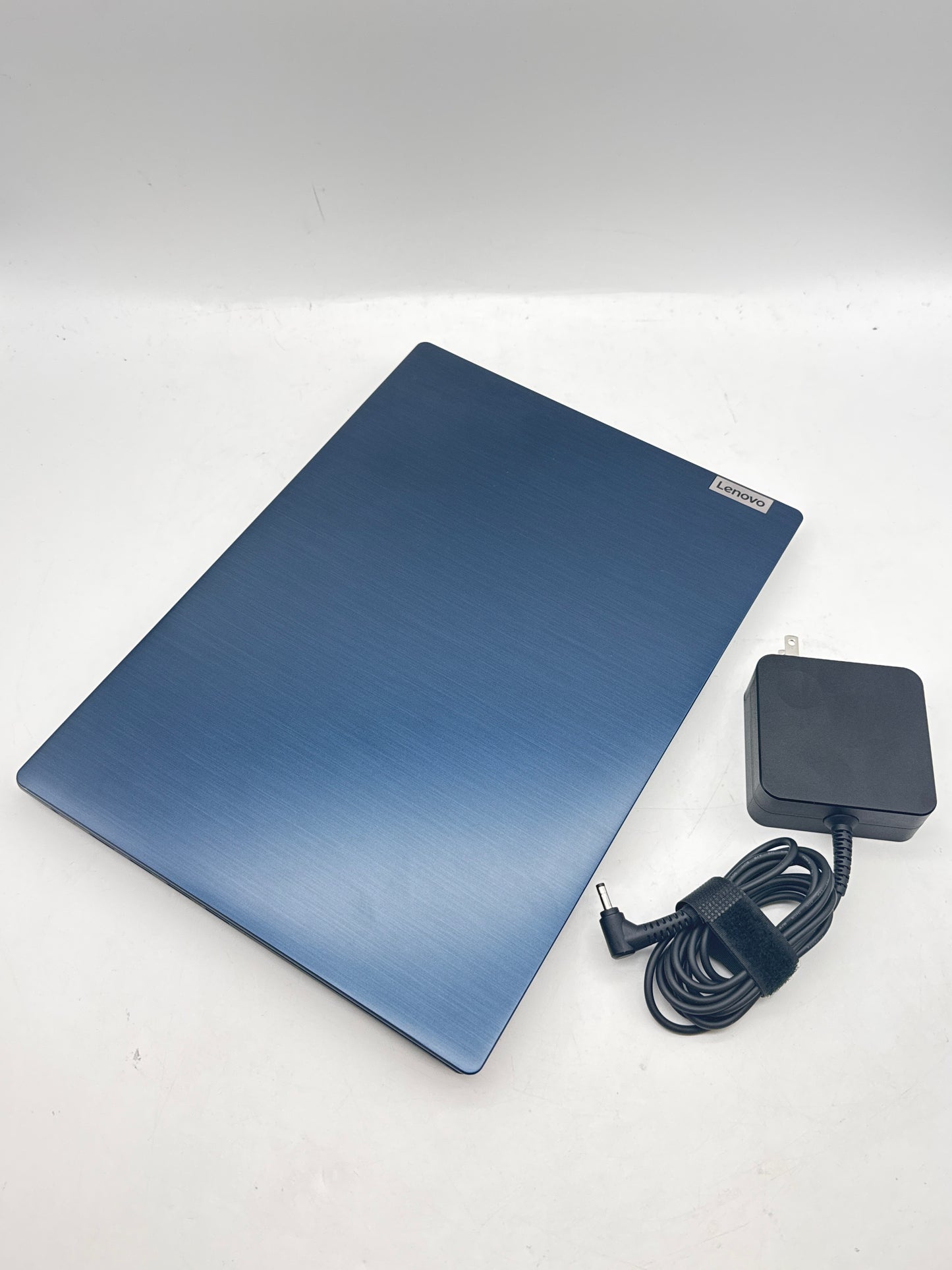 LENOVO IdeaPad 3-14ADA05 14" FHD RYZEN 5 3500U 8GB RAM 256GB SSD W/Charger