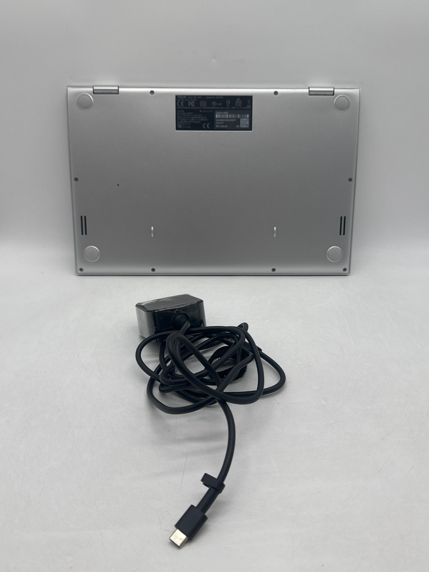 Asus Chromebook C425T 14" Core m3 8th Gen 4GB RAM  64GB eMMC