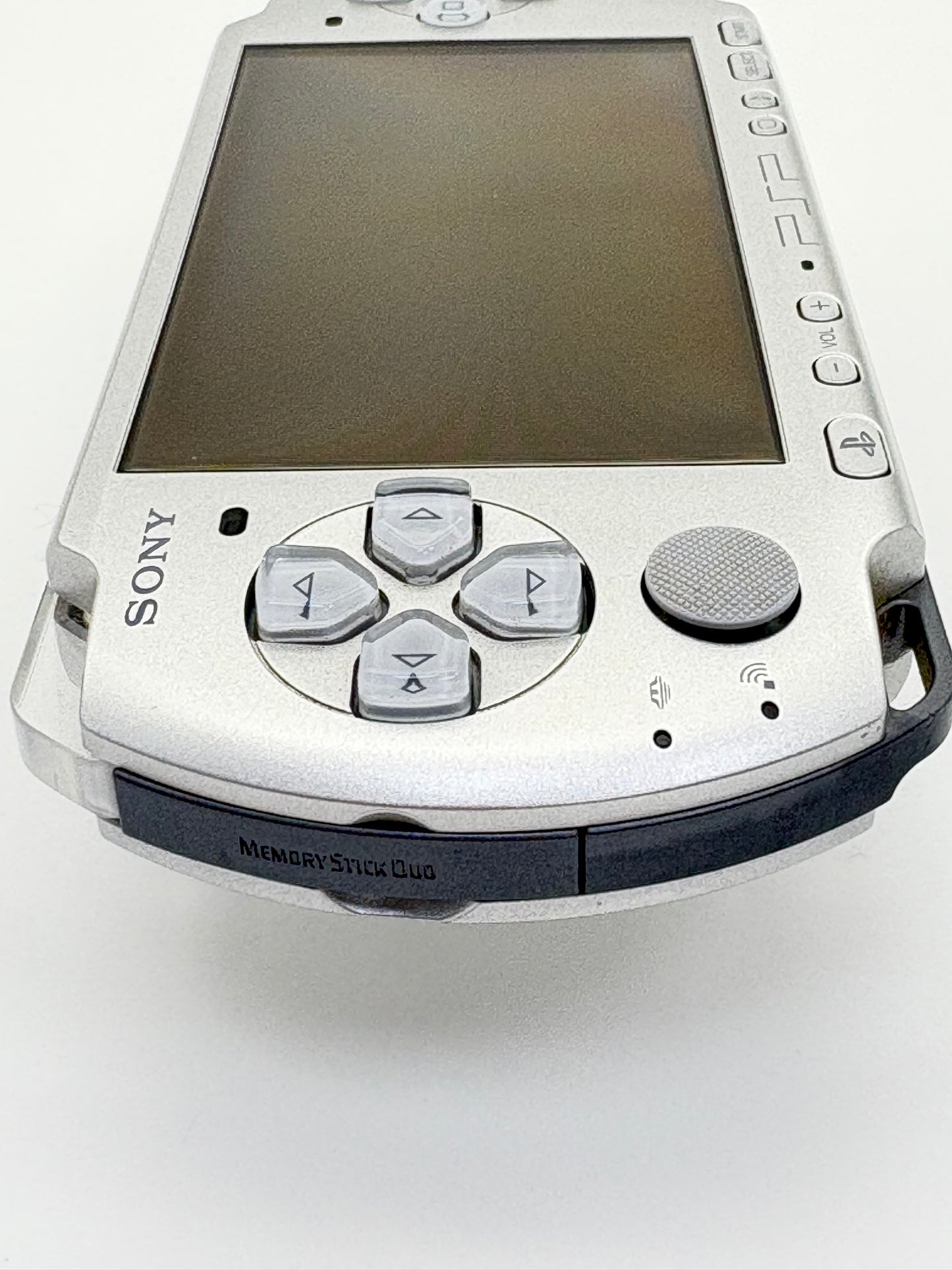 Sony PSP-3000 Silver Console #213 w/1200 mAh Battery Bad Disk Drive AS IS