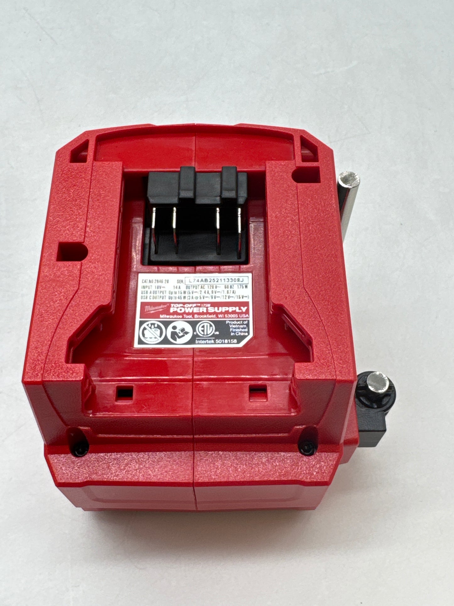 New Milwaukee 2846-20 M18 Power Supply w/Milwaukee M18 Battery CP3.0 48-11-1835