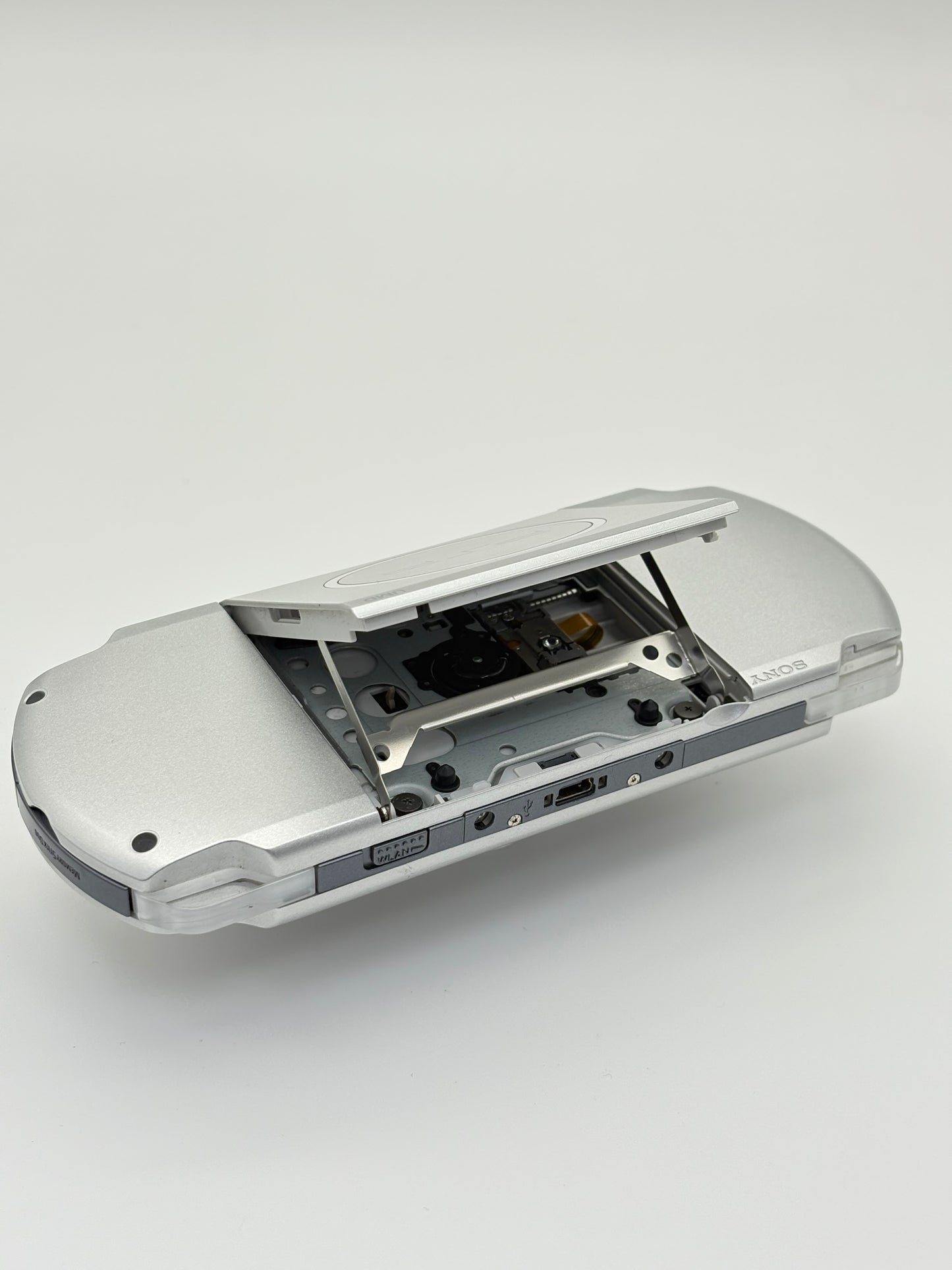 Sony PSP-3000 Silver Console #213 w/1200 mAh Battery Bad Disk Drive AS IS