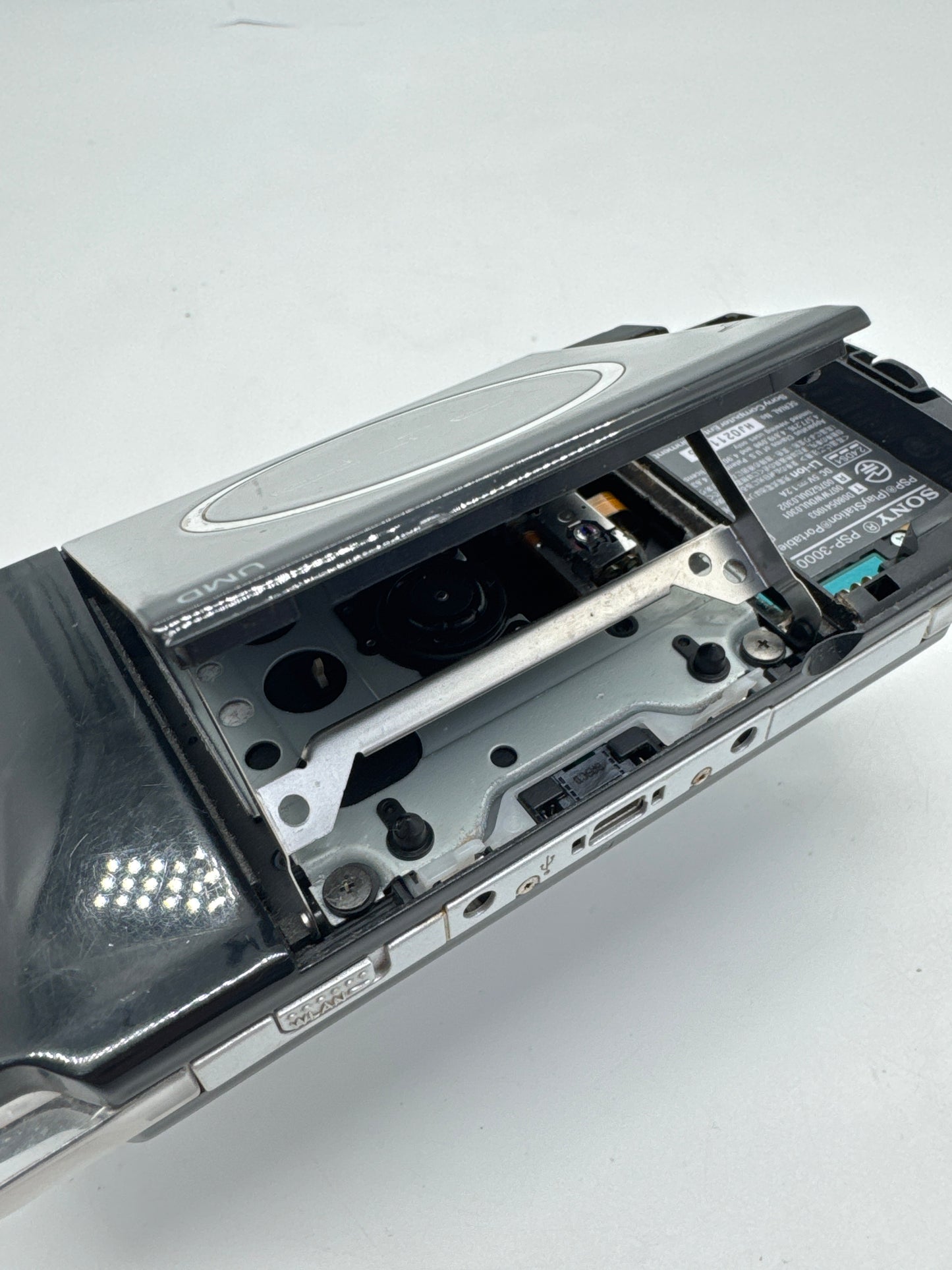 Sony PSP-3000 Black Console #242 No Battery or Lid No Charger AS IS