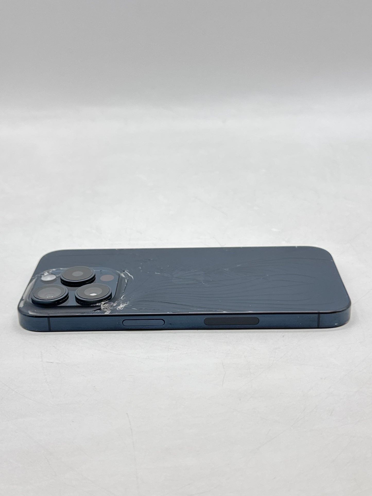 T-Mobile Apple iPhone 15 Pro A2848 128GB Blue Titanium - Cracked Back
