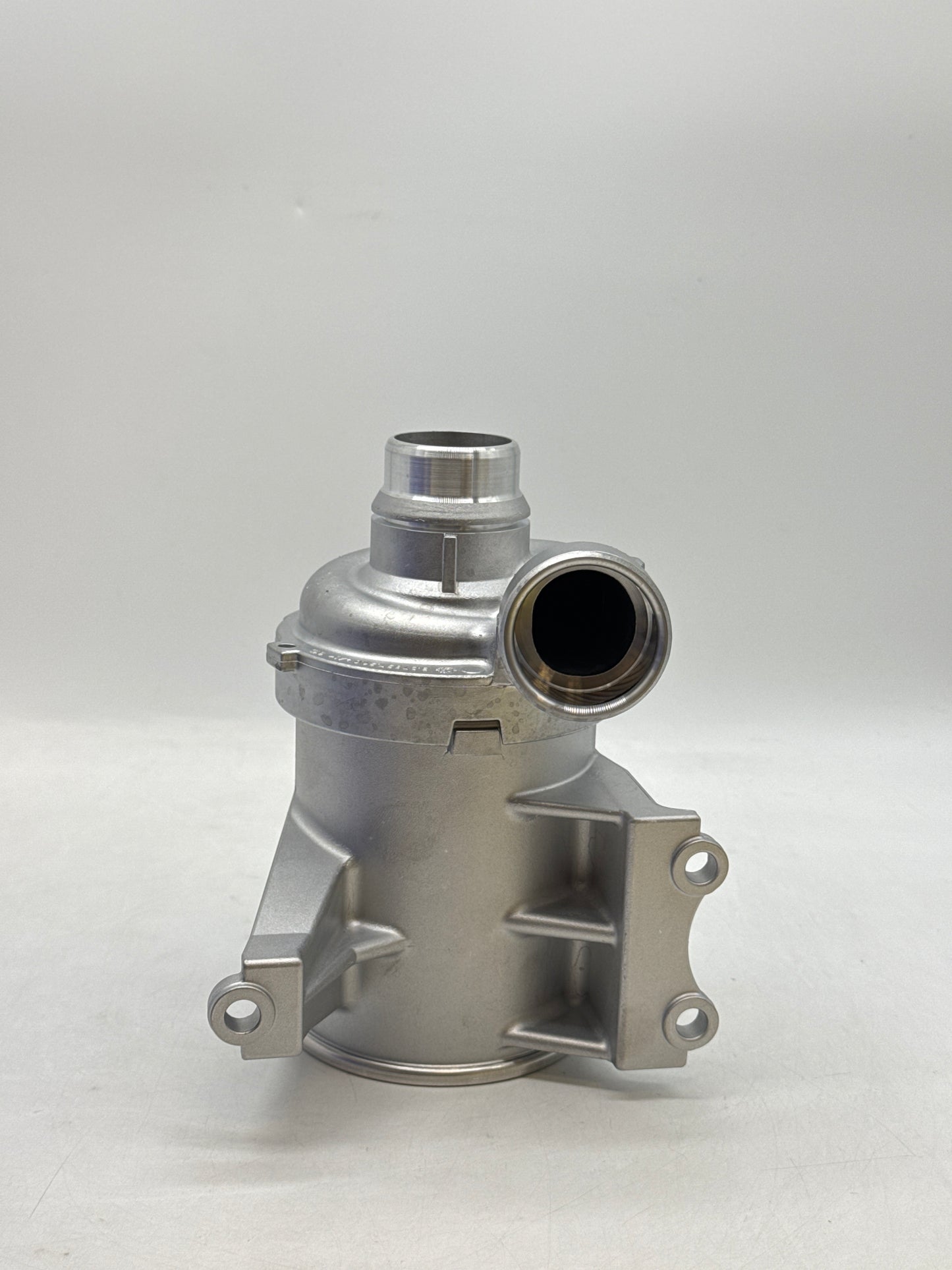 Genuine Volvo Coolant Pump Silver - 32382249 - Germany