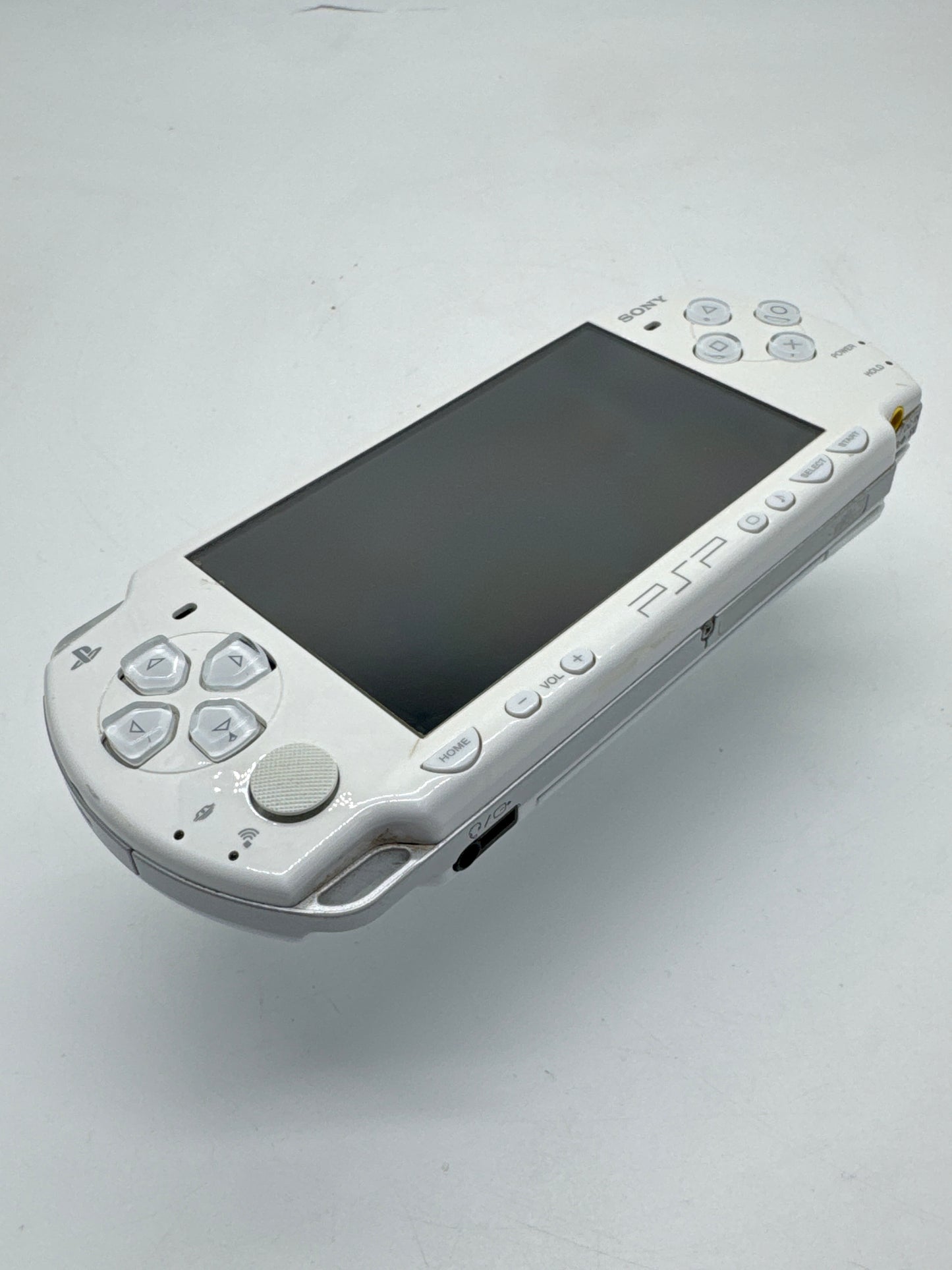 Sony PSP-2000 White Console #218 w/1200mAh Battery & No Charger