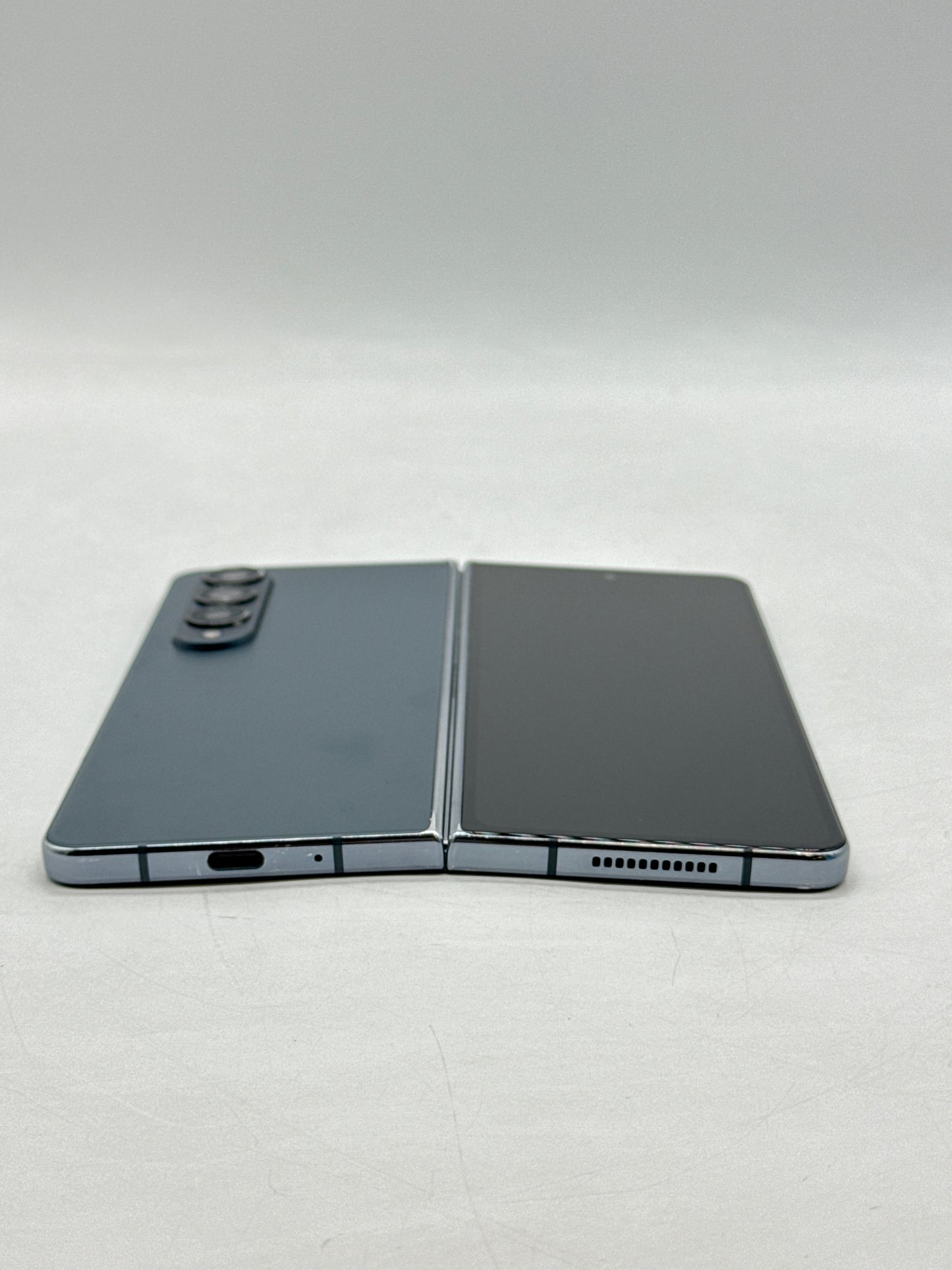 Unlocked Samsung Galaxy Z Fold4 7.6" SM-F936U1 512GB 12GB RAM - Lines on Screen