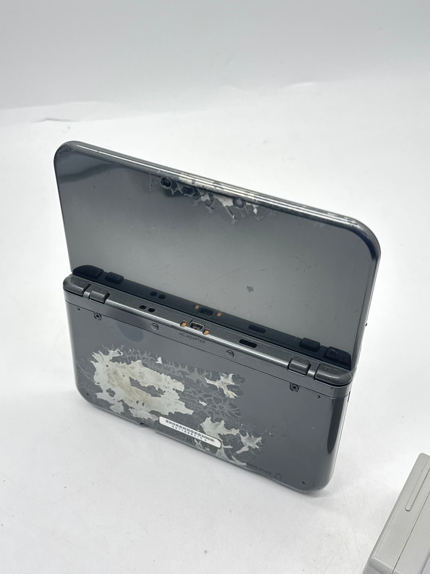 Nintendo "NEW" 3DS XL RED-001 Console #417 w/ Stylus & OEM Charger READ AS IS