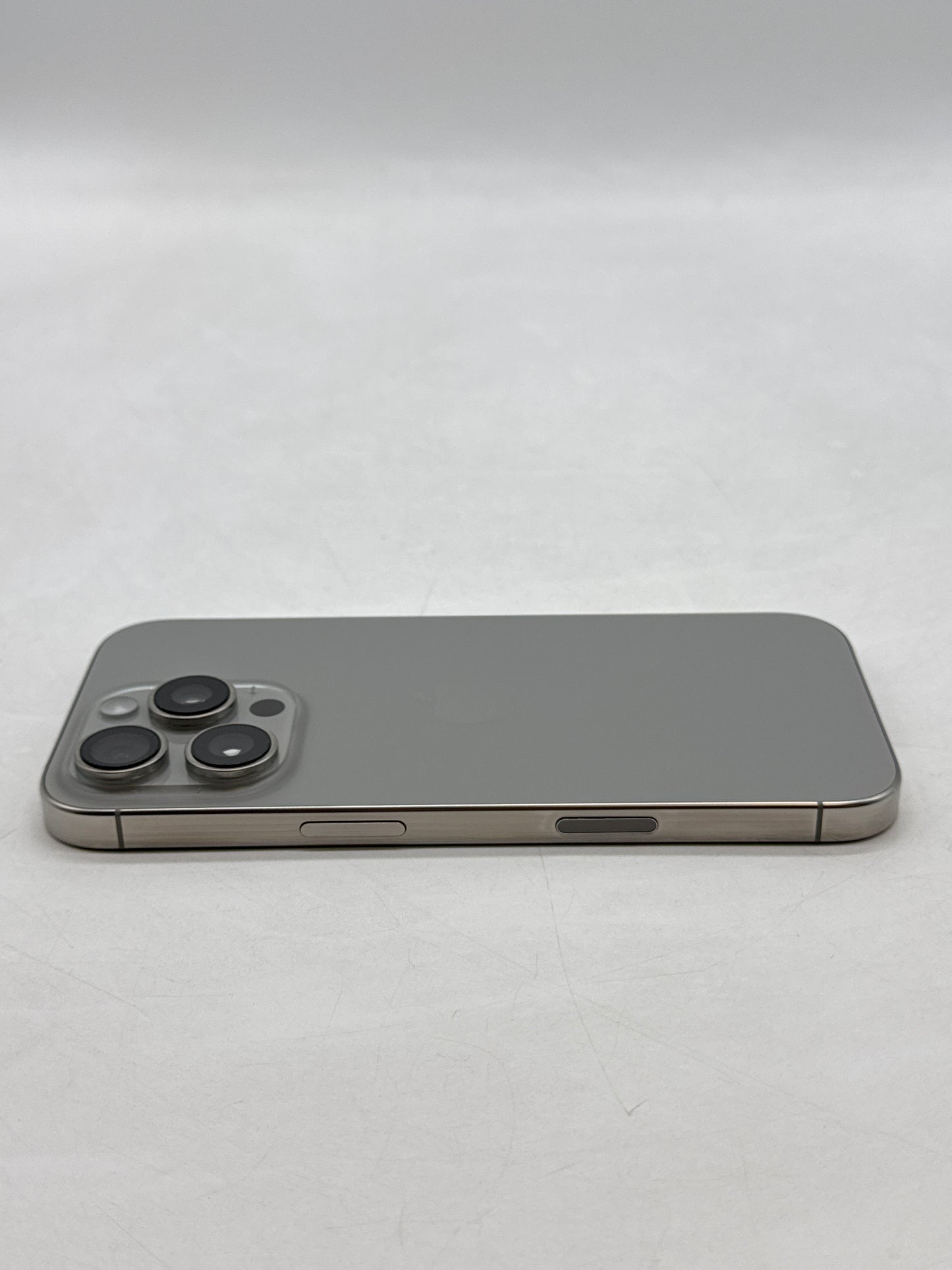 Unlocked Apple iPhone 16 Pro A3083 128GB Natural Titanium 96% Battery Health