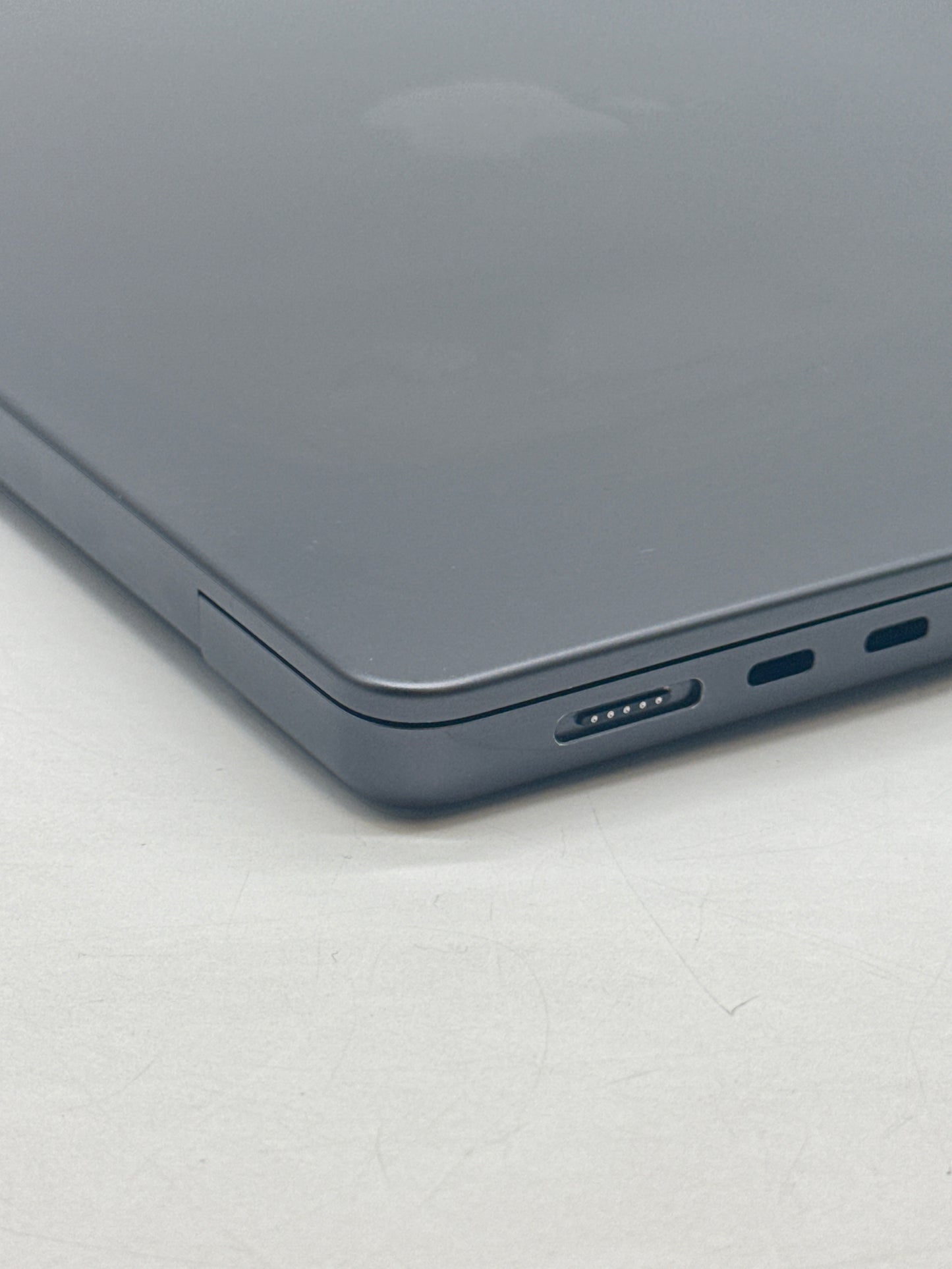 2025 Apple MacBook Pro 14.2" A3434 M5 10C-CPU 10C-GPU 16GB RAM 512GB SSD 30 Cycle