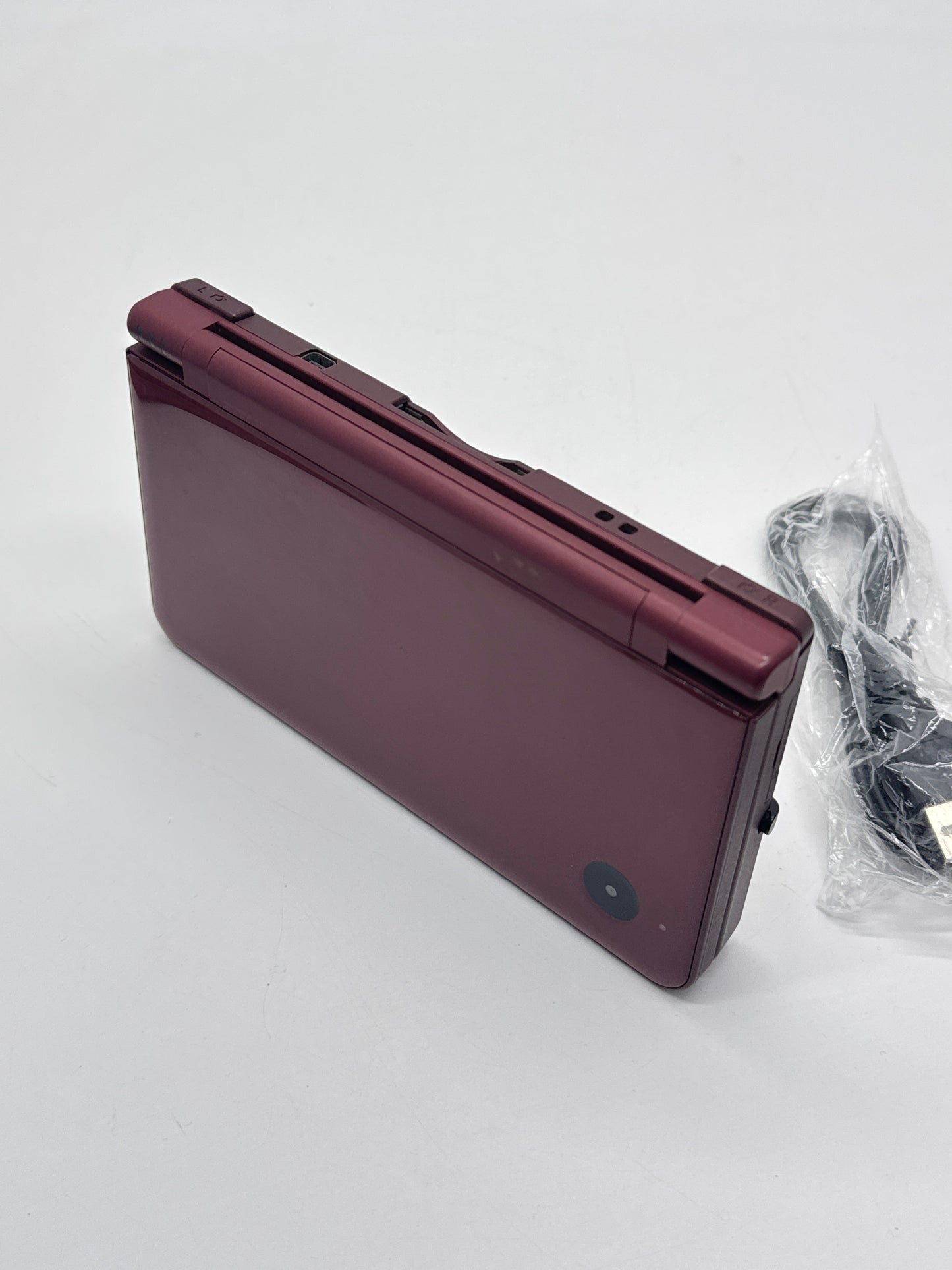 Nintendo DSi LL UTL-001(JPN) Red Console #425 w/ Stylus & Charger Yellow Tint AS IS
