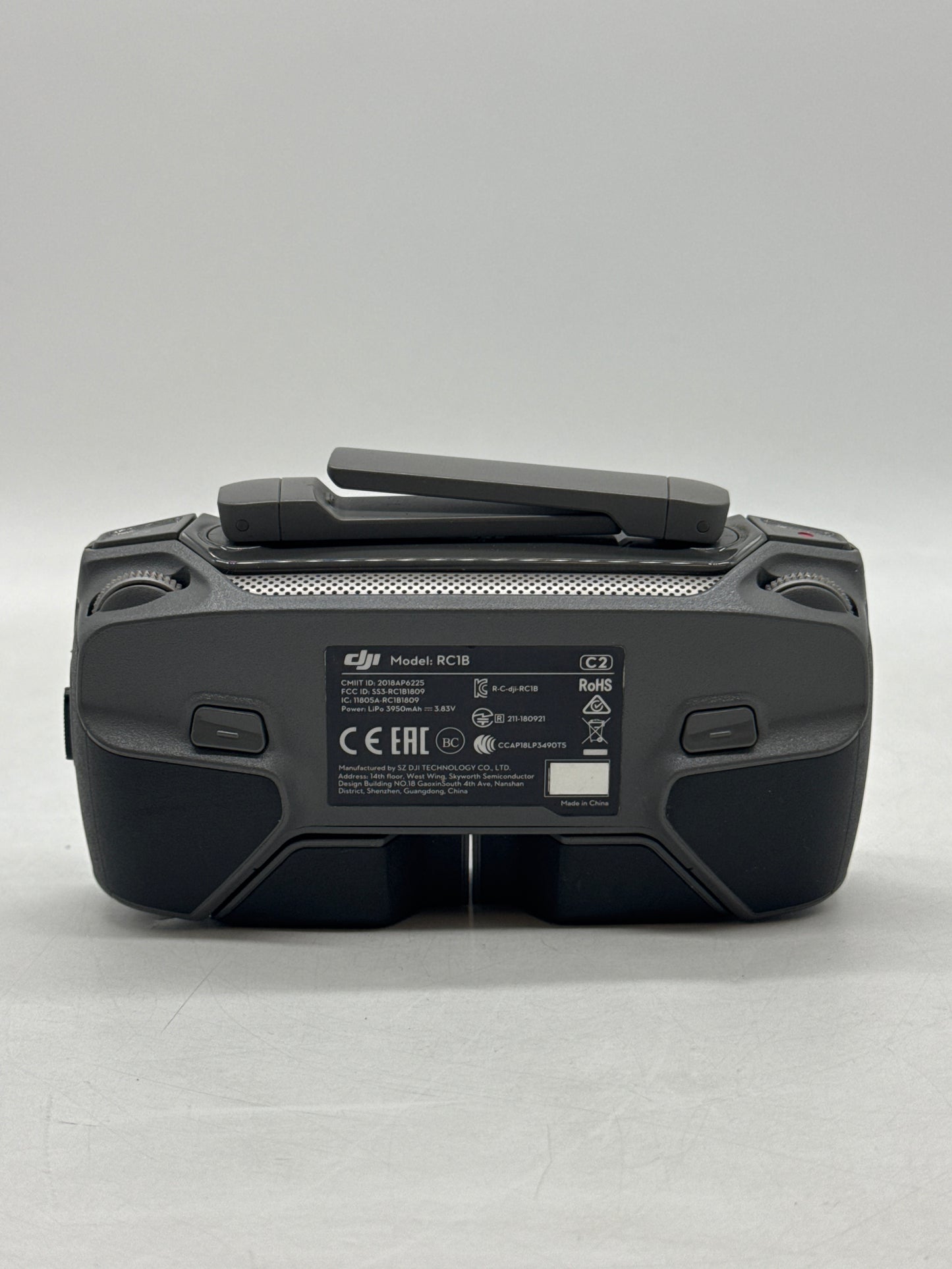 DJI Mavic 2 Pro Quadcopter Drone Bundle !Read