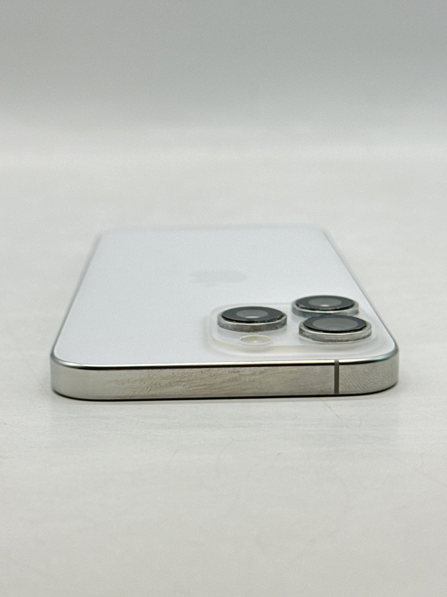 AT&T Apple iPhone 16 Pro Max A3084 256GB White Titanium 100% Battery health