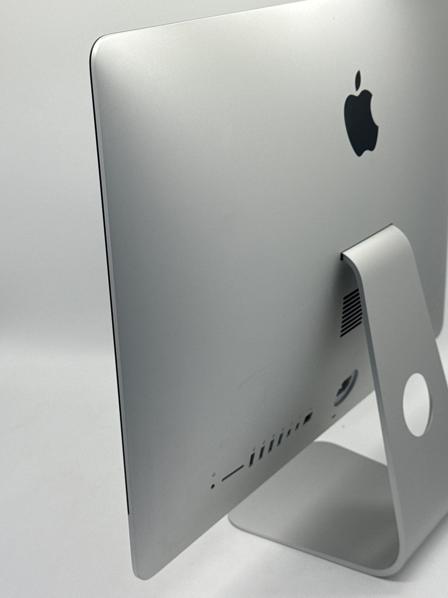 Apple iMac 21.5" A1418 2013 Intel Core i5 8GB RAM 1TB SSD Silver