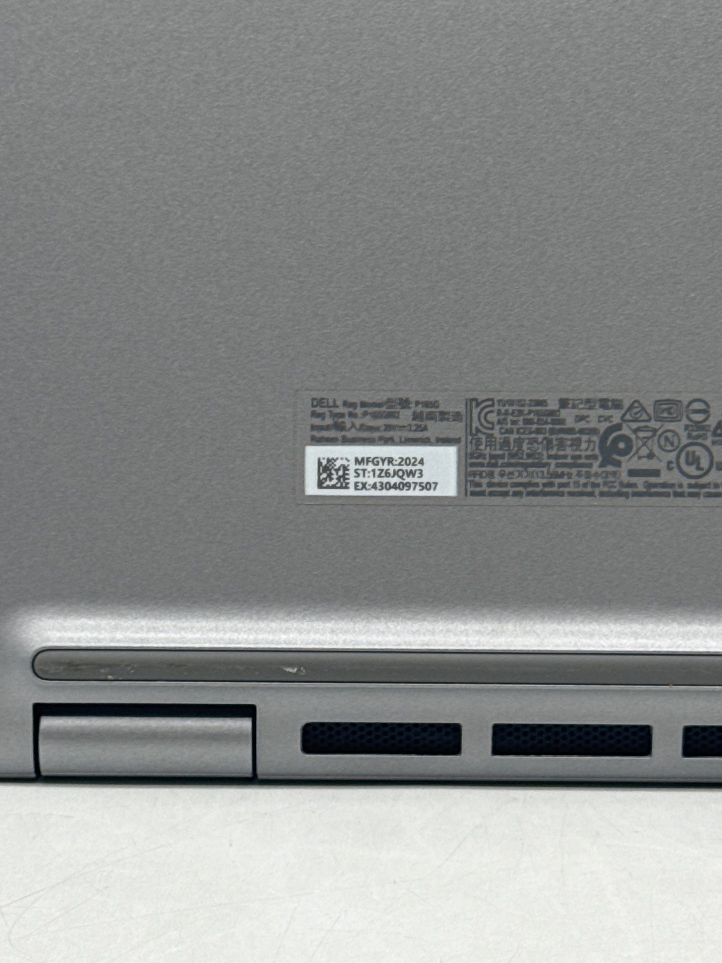 Dell Latitude 5450 14.0" Core i5-1335U 8GB RAM DDR5 RAM 256GB SSD Thin OS