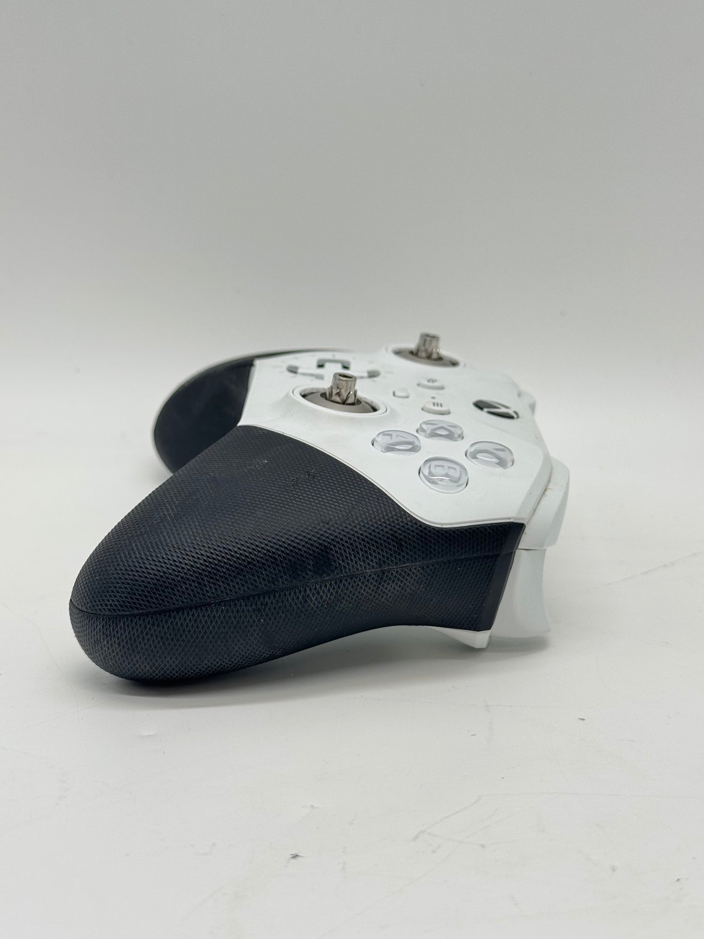 Microsoft Elite Series 2 Core White Wireless Controller - Read!