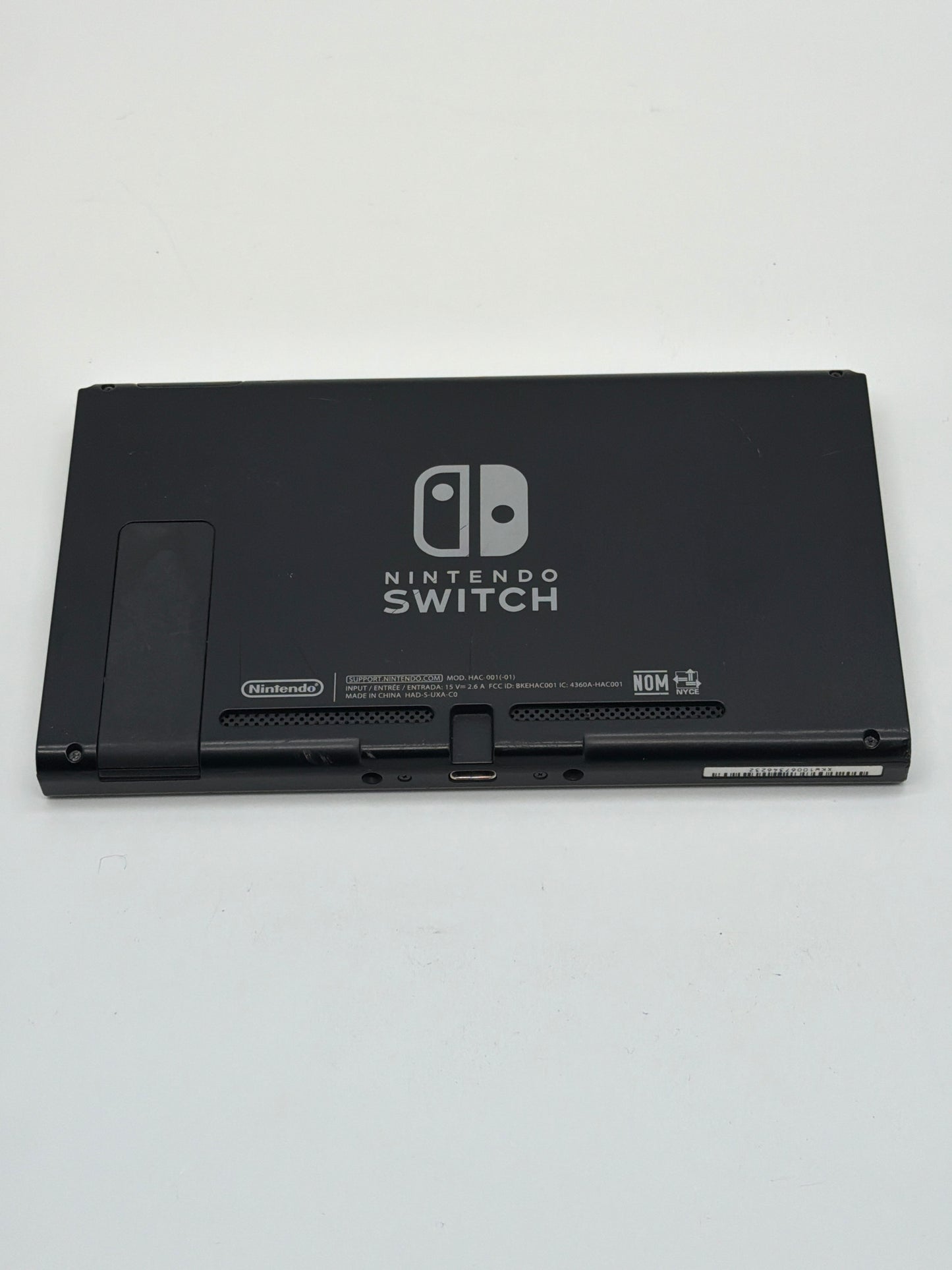 Nintendo Switch 5x Tablet Lot - 4 HAC-001(-01), 1 V1 - Powers On - 4 Left Joycons