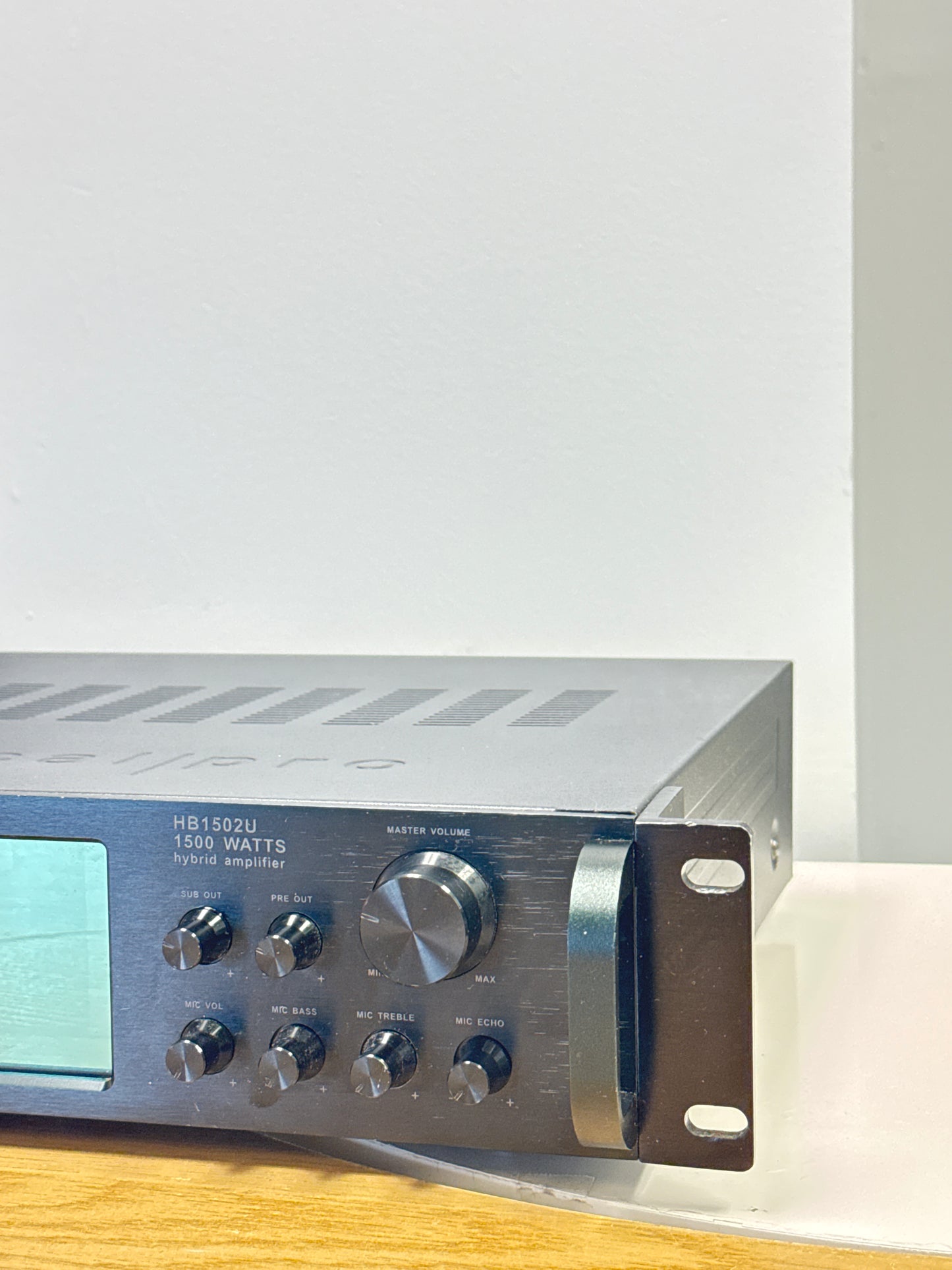 Technical Pro HB1502U hybrid amplifier 1500 watts