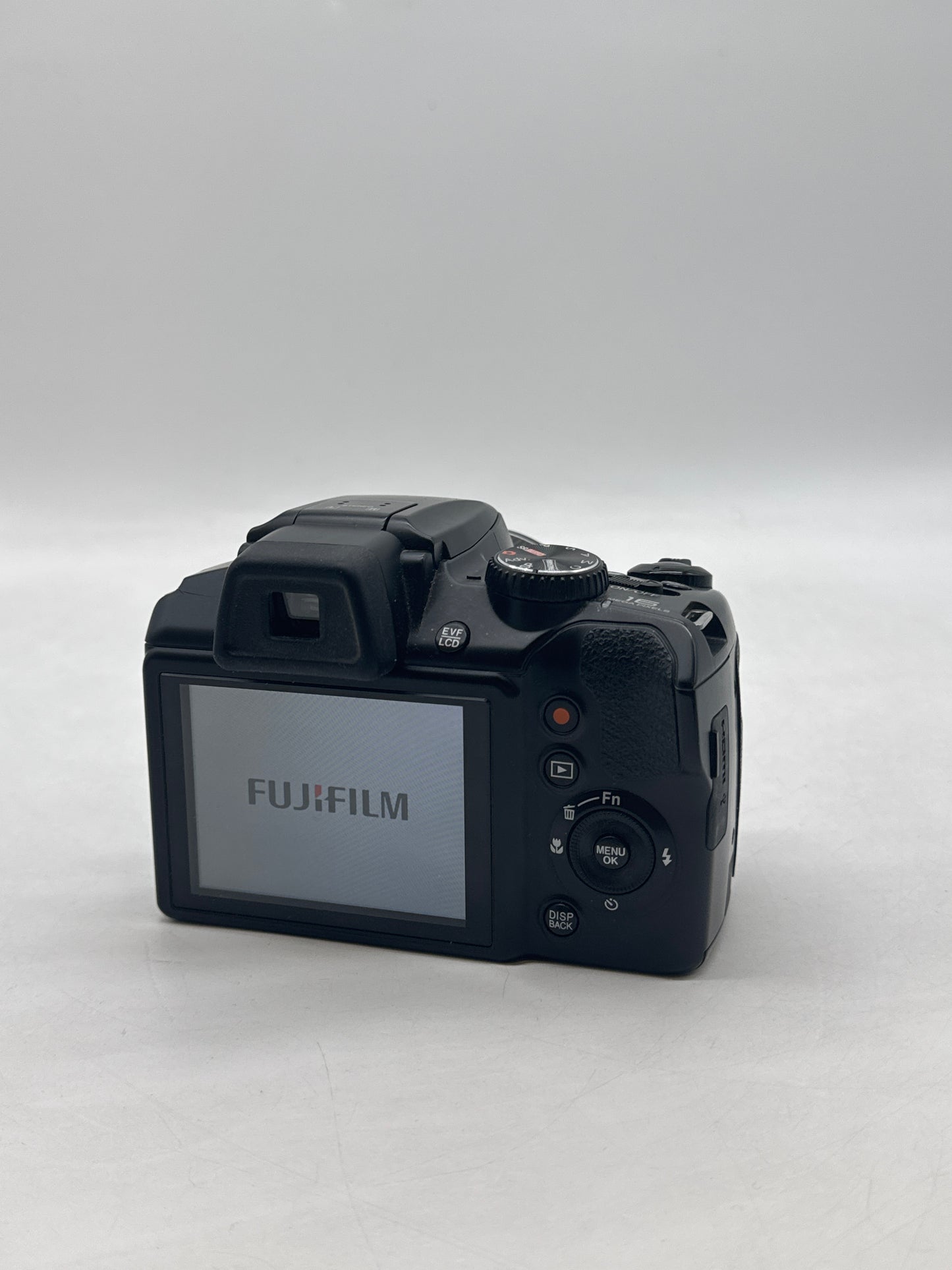 Fujifilm FinePix S8200 16.0MP Digital Camera 40x Zoom Lens Black