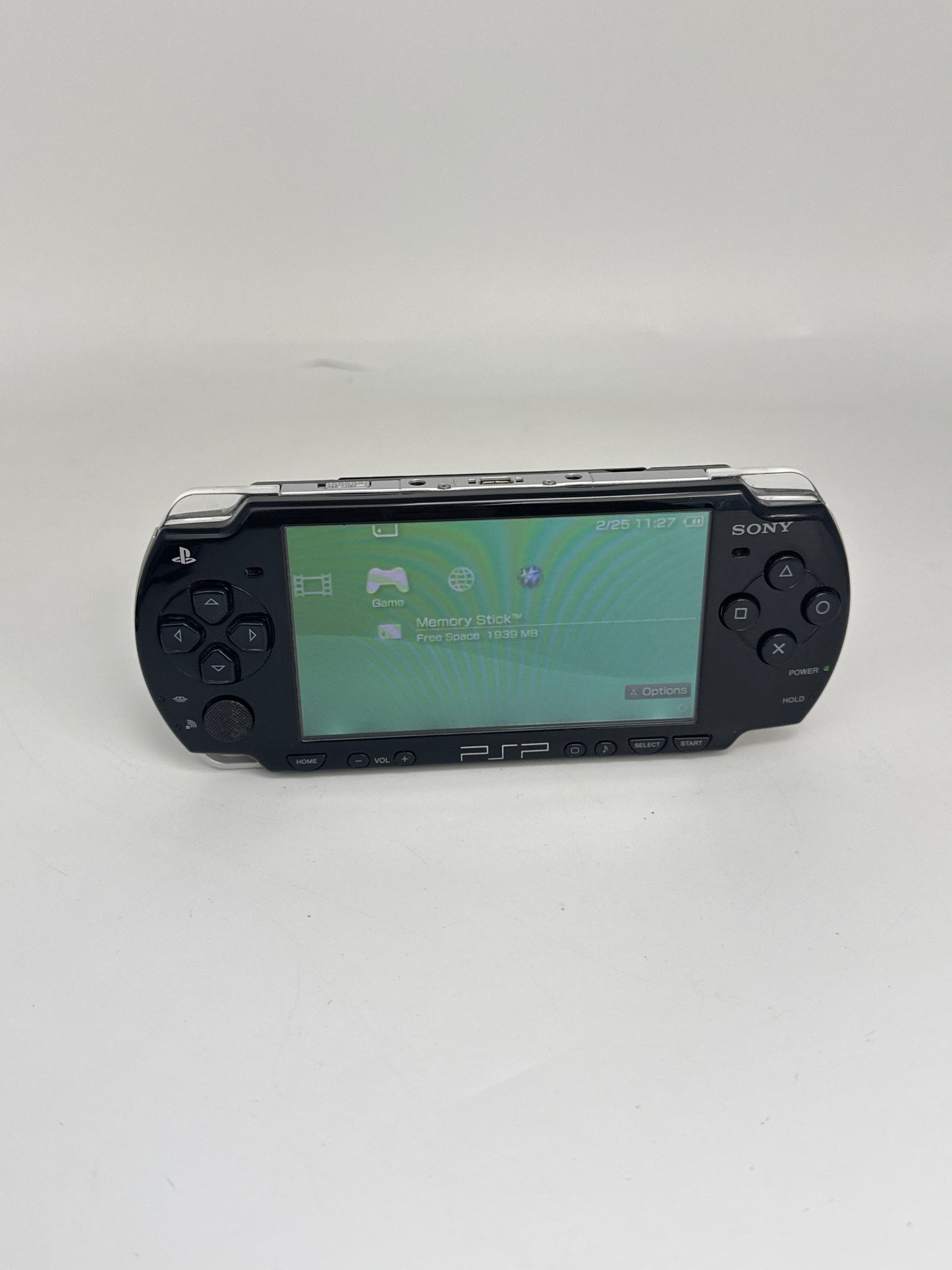 Sony PSP-2000 Piano Black Console #432 w/ 2400mAh Battery & 2GB Memory Stick
