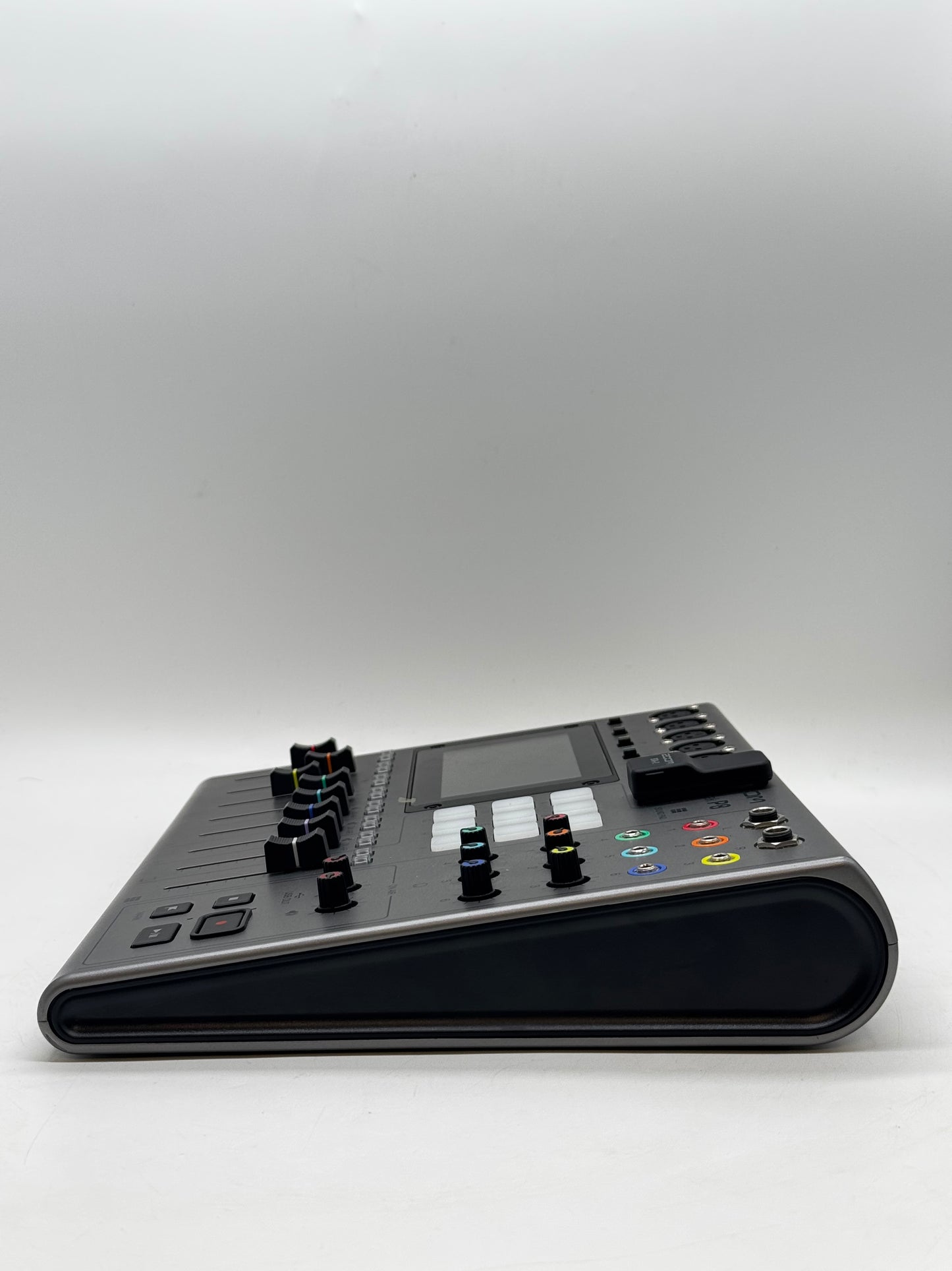 Zoom PodTrack P8 Pro Audio Equipment with 128GB SD Card and Zoom BT-2