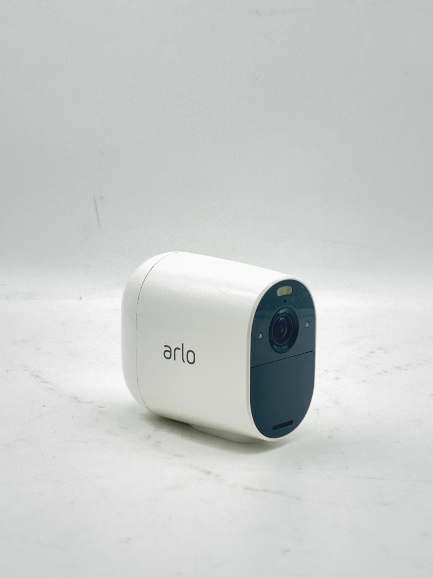 Arlo Essential VMC2030 Spotlight Single Wireless Indoor/Outdoor Camera