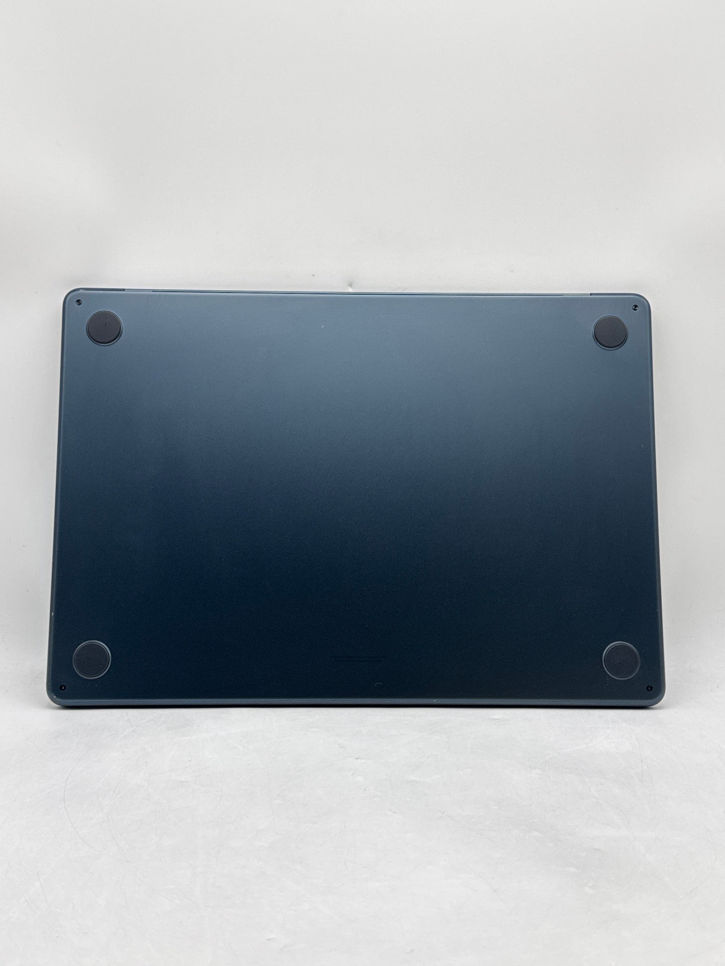 2024 Apple MacBook Air 15.3" A3114 M3 8C-CPU 10C-GPU 512GB SSD 8GB RAM