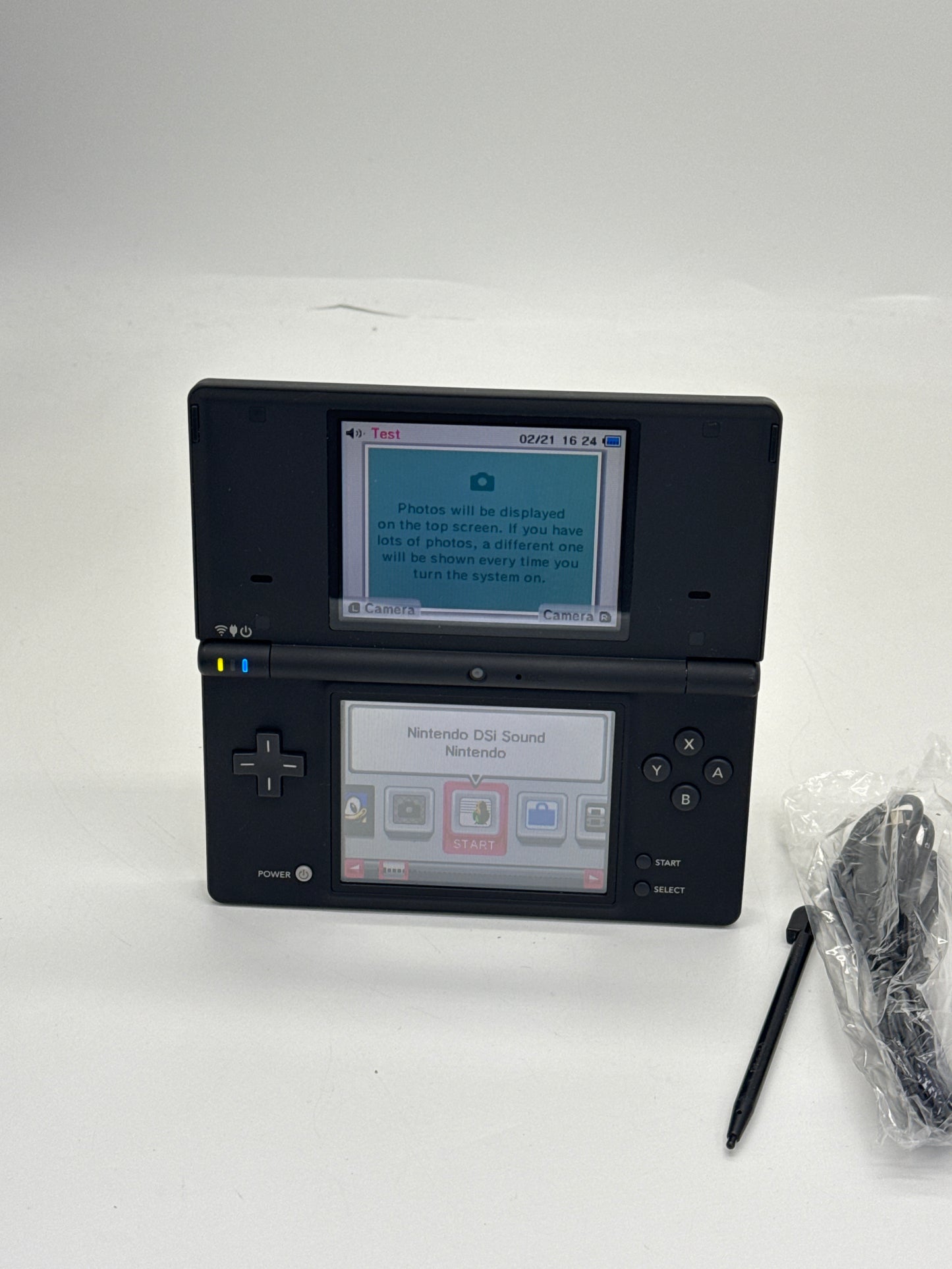 Nintendo DSi TWL-001(JPN) Black Console #421 w/ Stylus & Charger