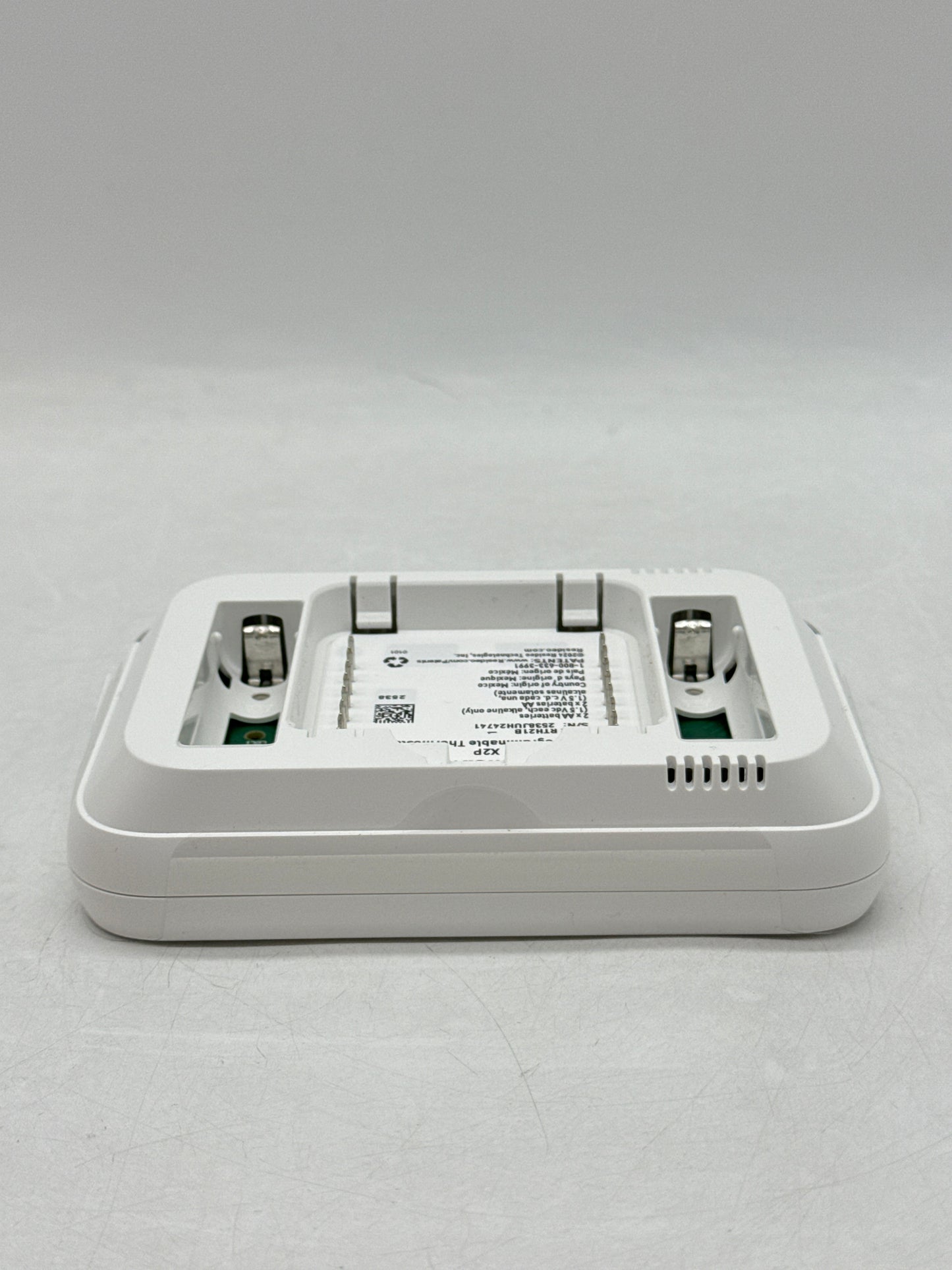 Lot of 4 Honeywell Home RTH21B X2P 1-Stage Programmable Thermostat