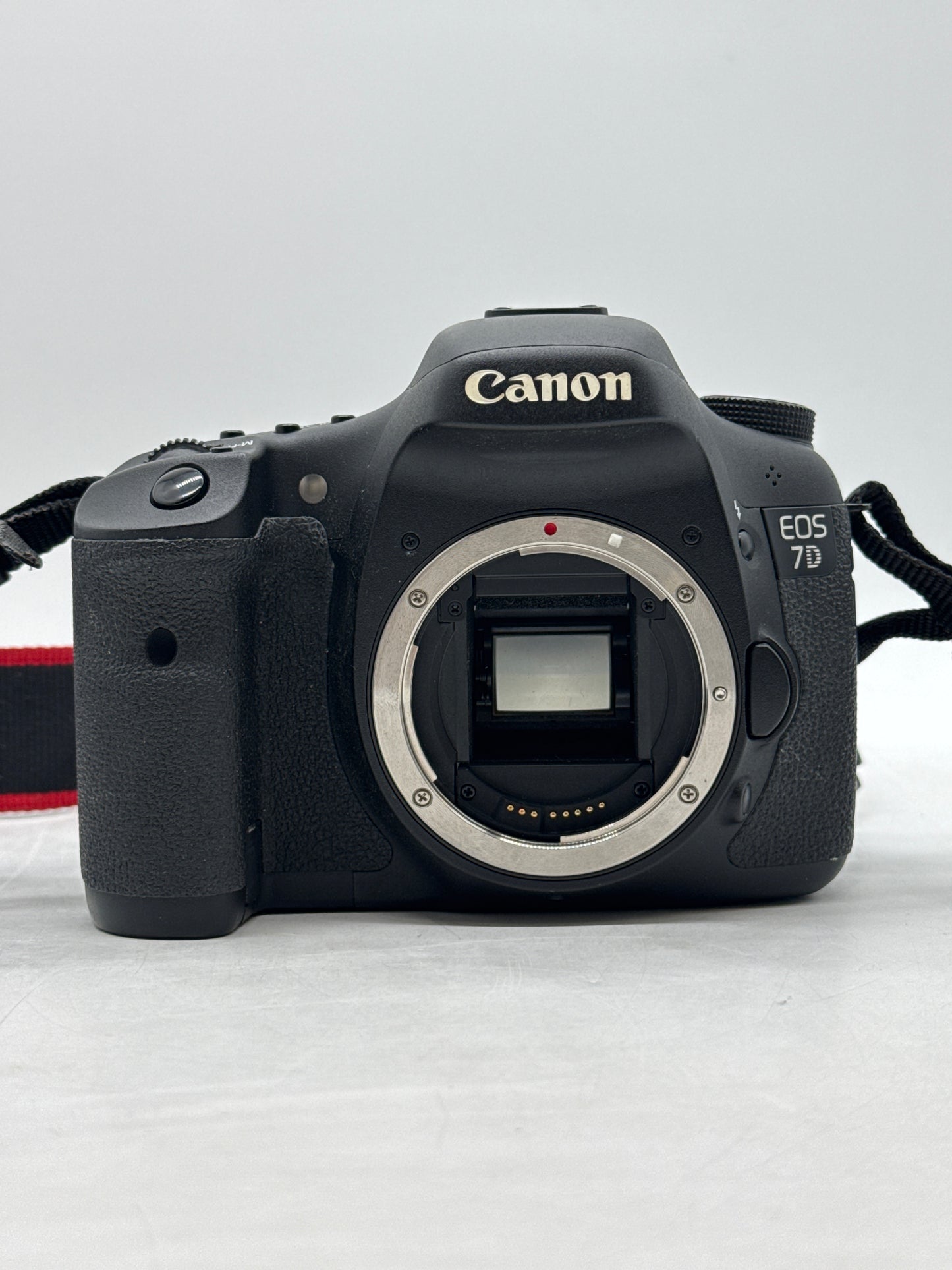 Canon EOS 7D 18.0 MP Digital SLR Camera Only - Broken pins on card slot