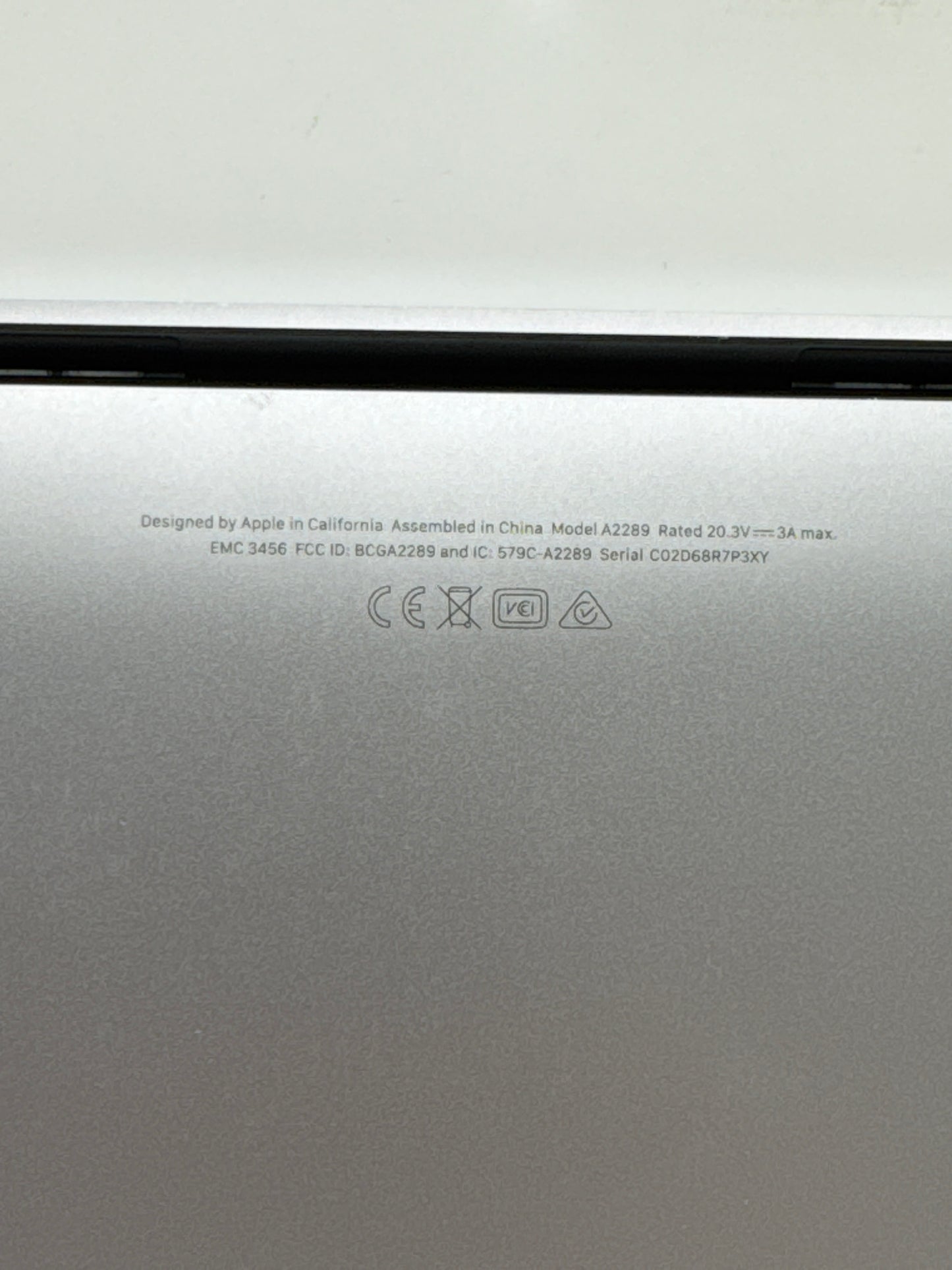 2020 Apple MacBook Pro 13.3" A2289 Core i5 1.4GHz 8GB RAM 256GB SSD - Read!