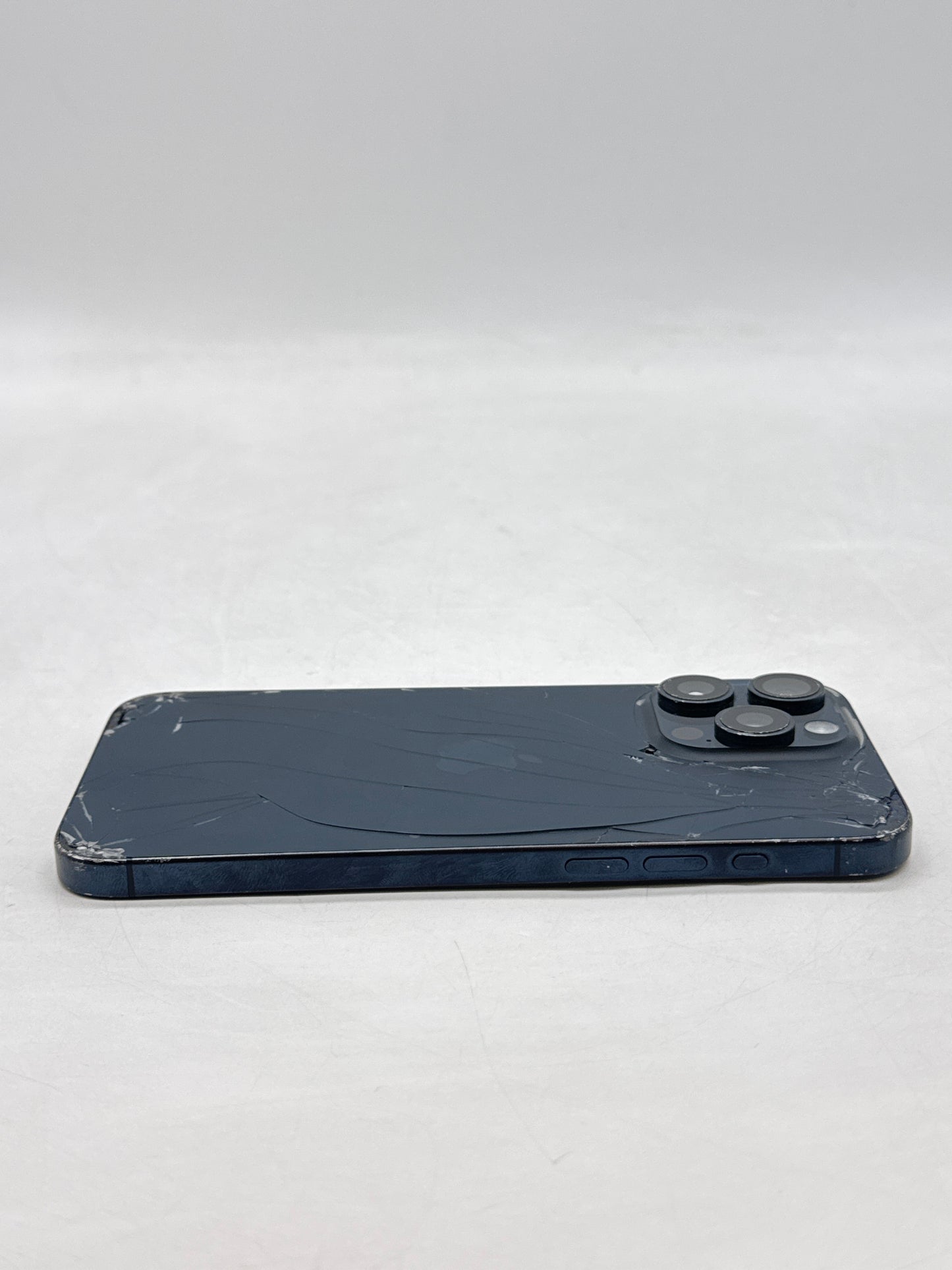 Unlocked Apple iPhone 15 Pro Max A2849 256GB Blue Titanium  - Cracked Read!