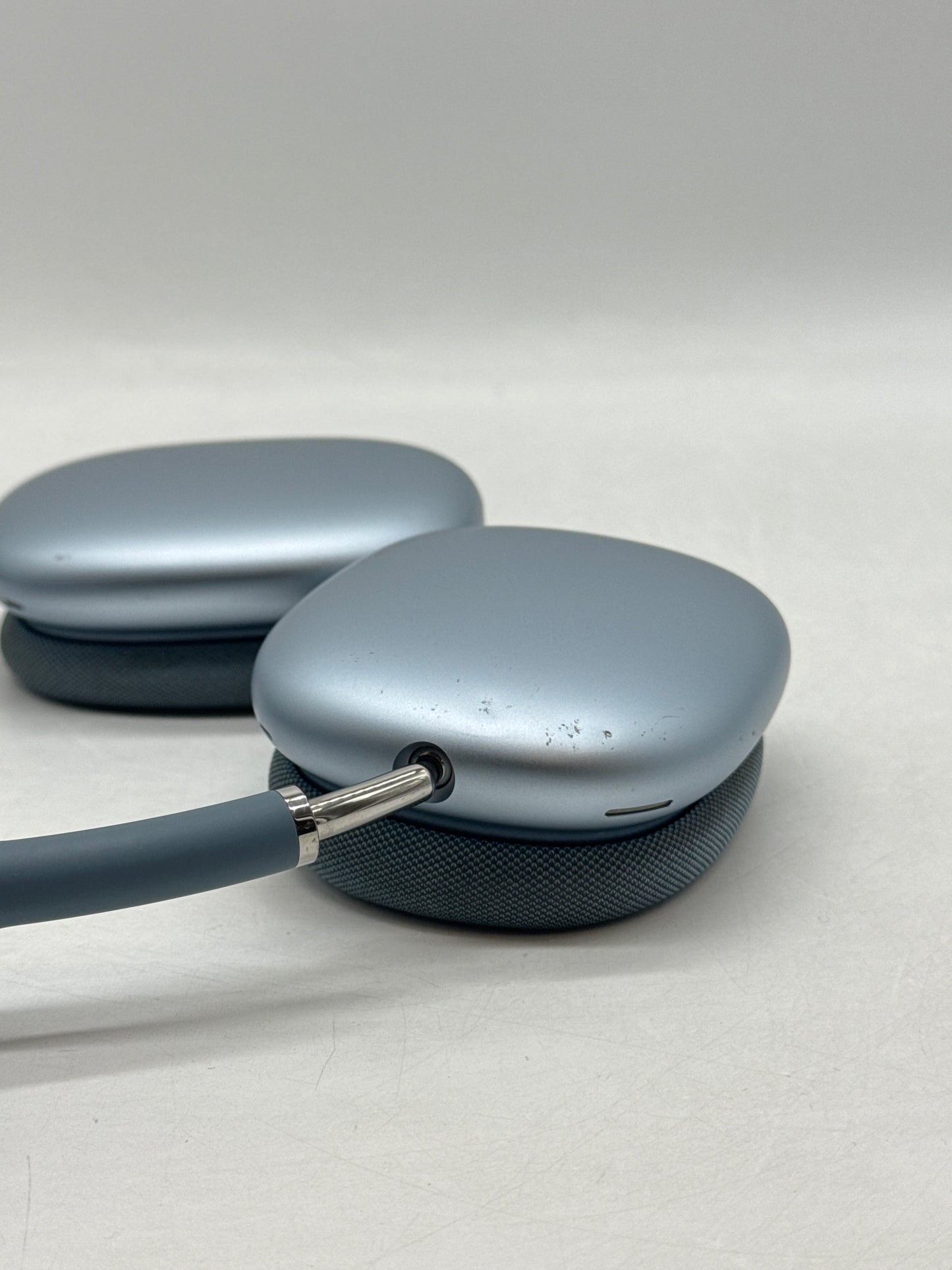 Apple AirPods Max A3184 Wireless Over-Ear Headphones Blue