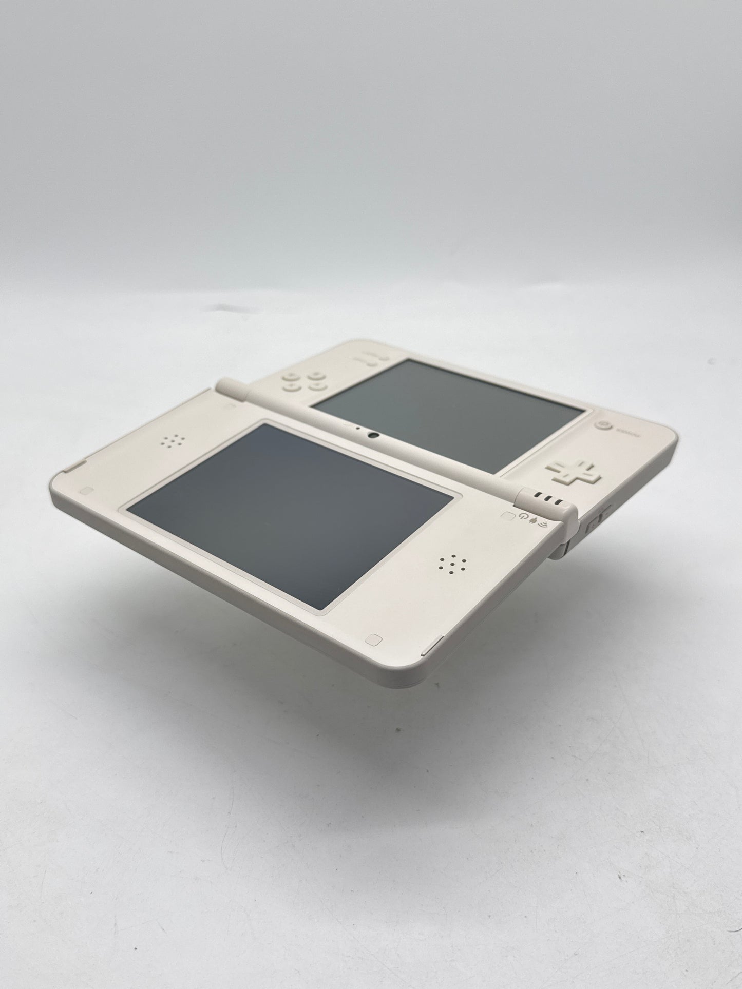 Nintendo DSi LL UTL-001(JPN) White Console #415 w/ Stylus No Charger