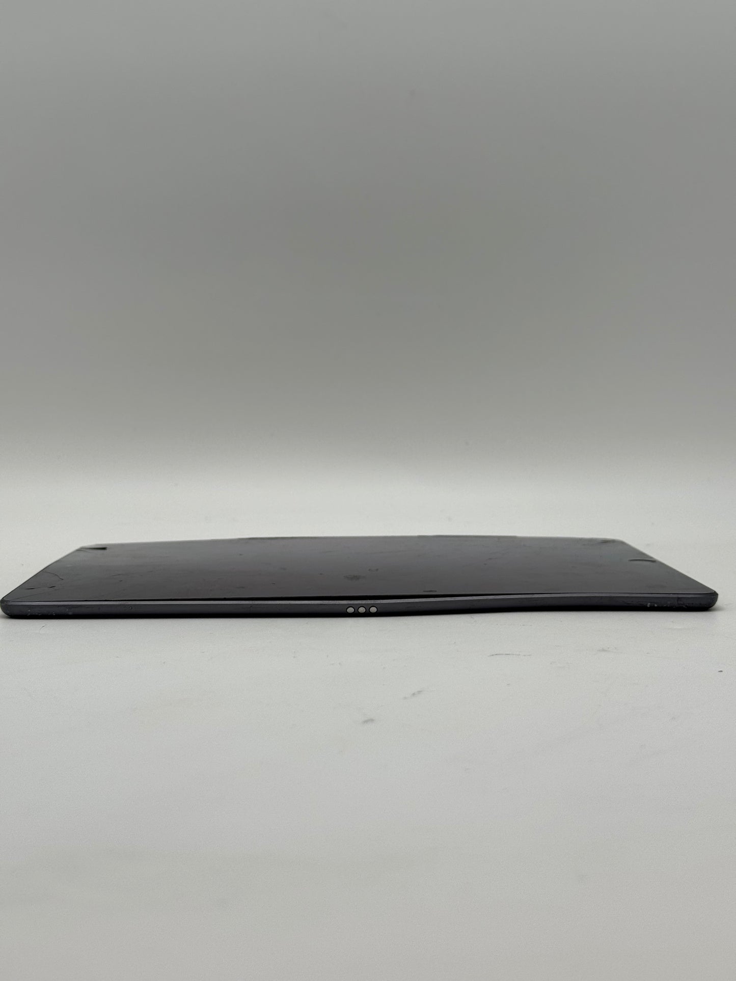 Apple iPad Air 3rd Gen 10.5" A2152 256GB WiFi Only - Read!