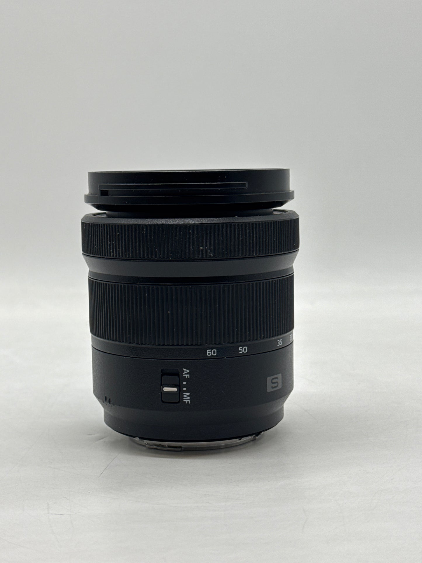 Panasonic Lumix S 20-60mm f/3.5-5.6 Lens S-R2060 - Damaged Mount