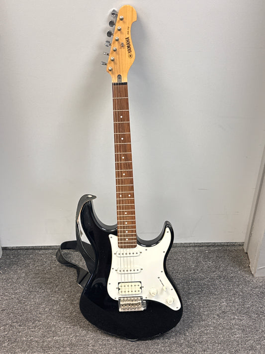Yamaha EG 112 Electric Guitar Right-Handed - Read!