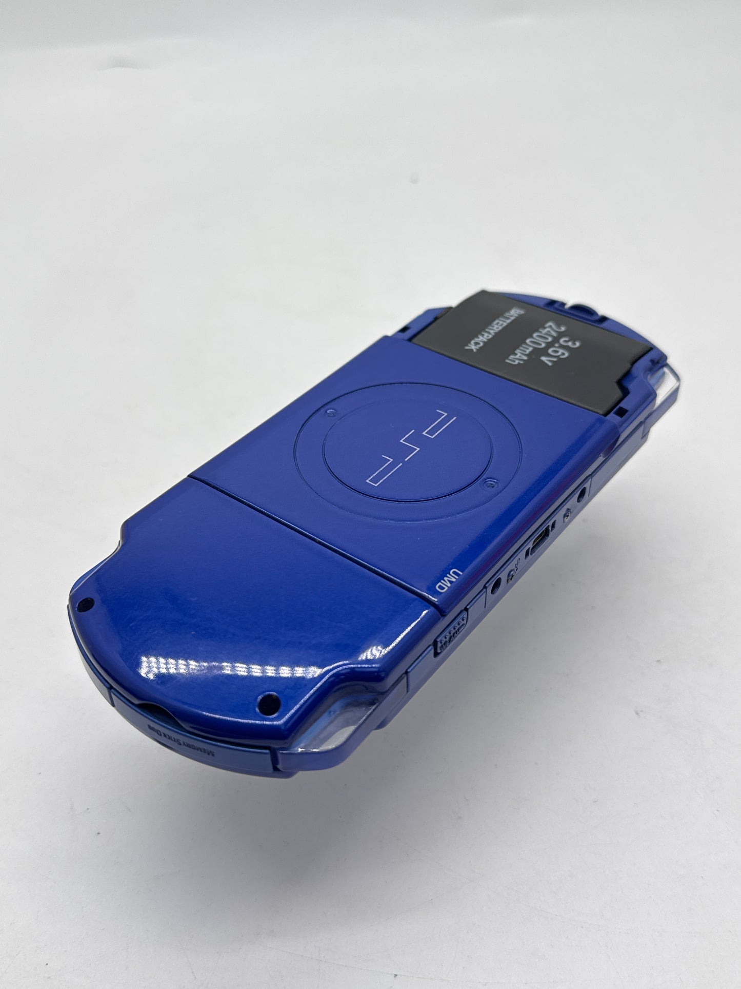 Sony PlayStation PSP-2000 Blue Console Only #375 No Back Lid Spot on Display READ AS IS